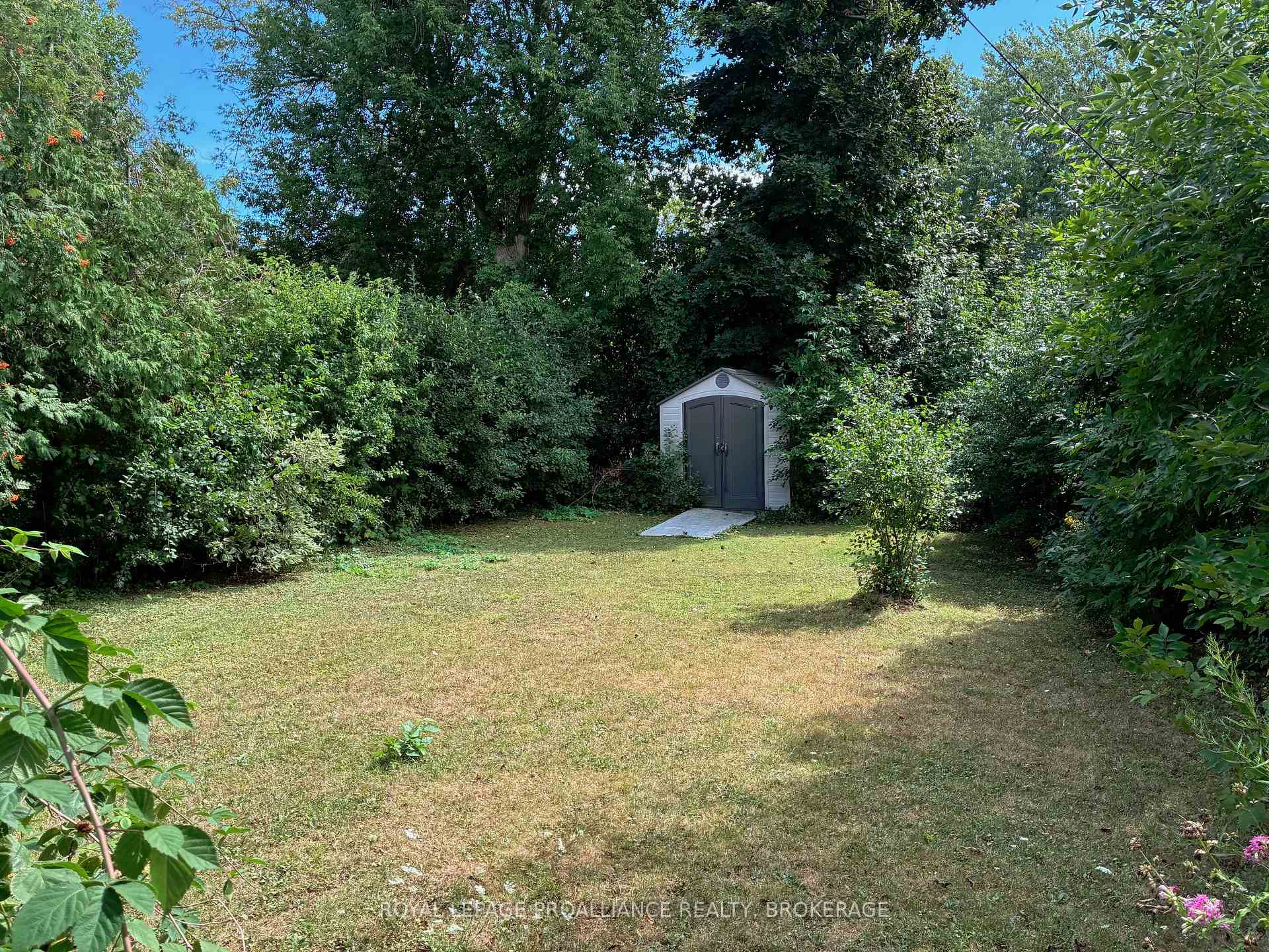 Photo 3 of 808 Brock Street, Kingston, Central City East — HOMEH