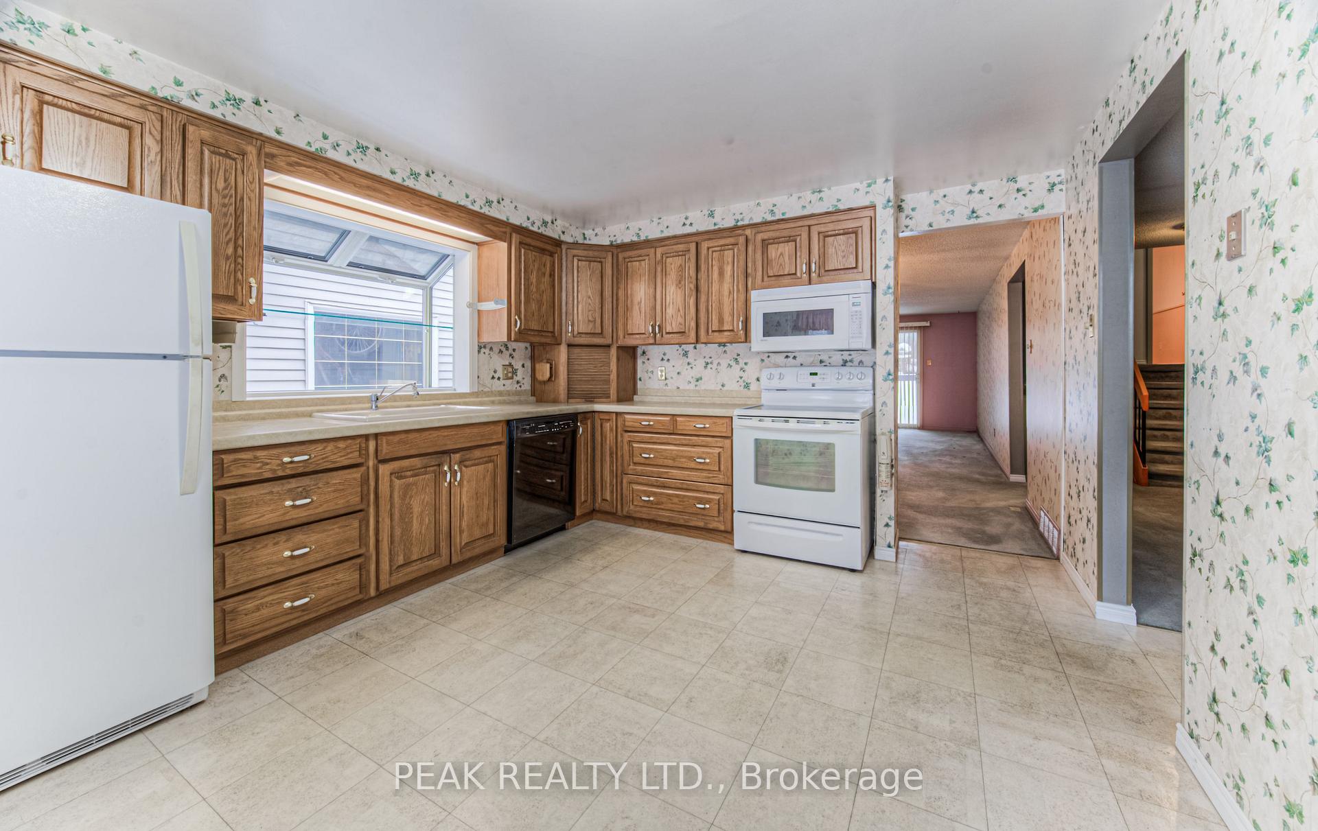 Photo 10 of 83 Blackwell Drive, Kitchener — HOMEH