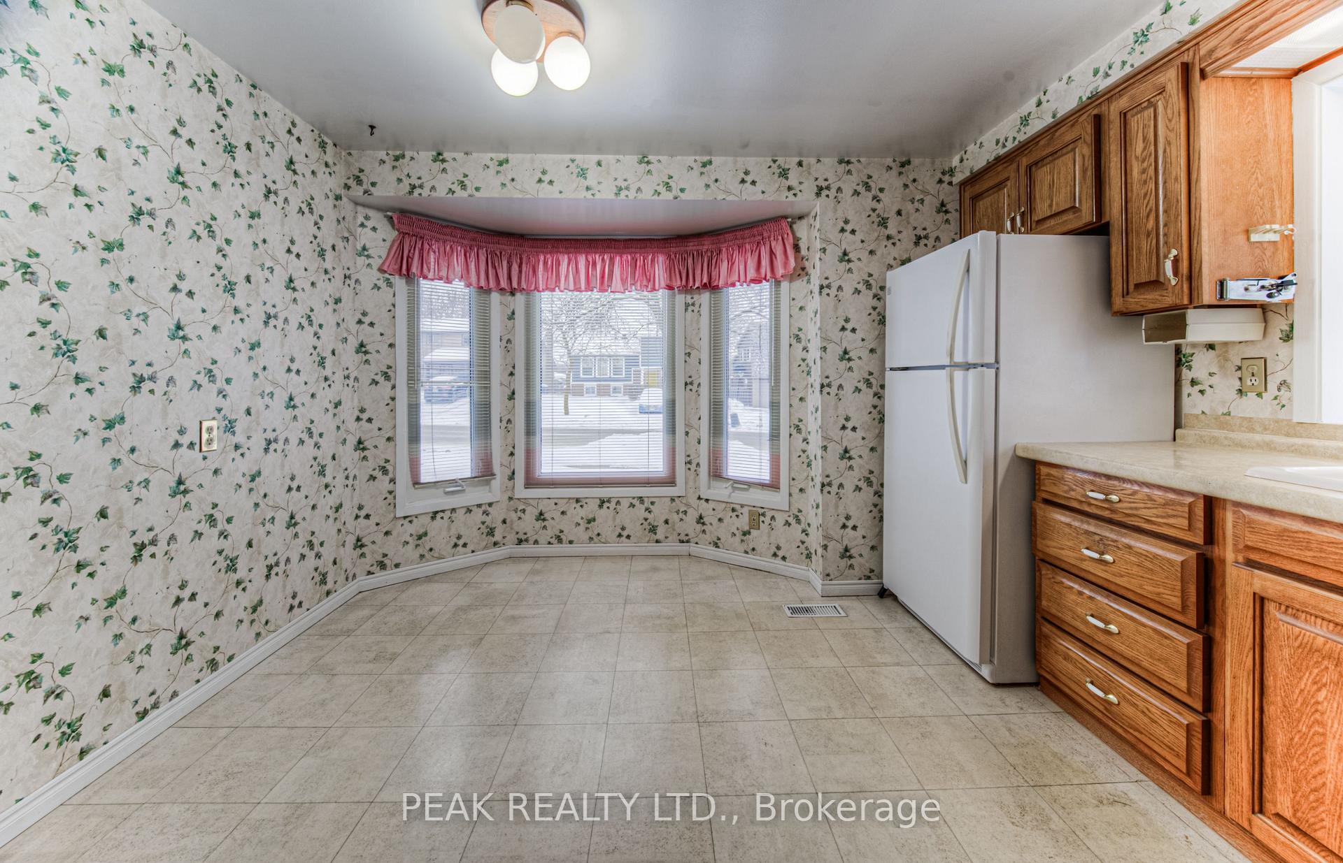 Photo 13 of 83 Blackwell Drive, Kitchener — HOMEH
