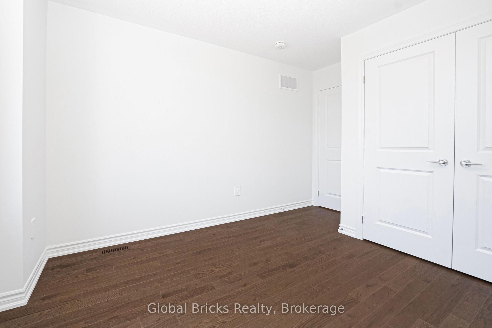 Photo 17 of 301 Bergamot Avenue, Milton, Walker — HOMEH