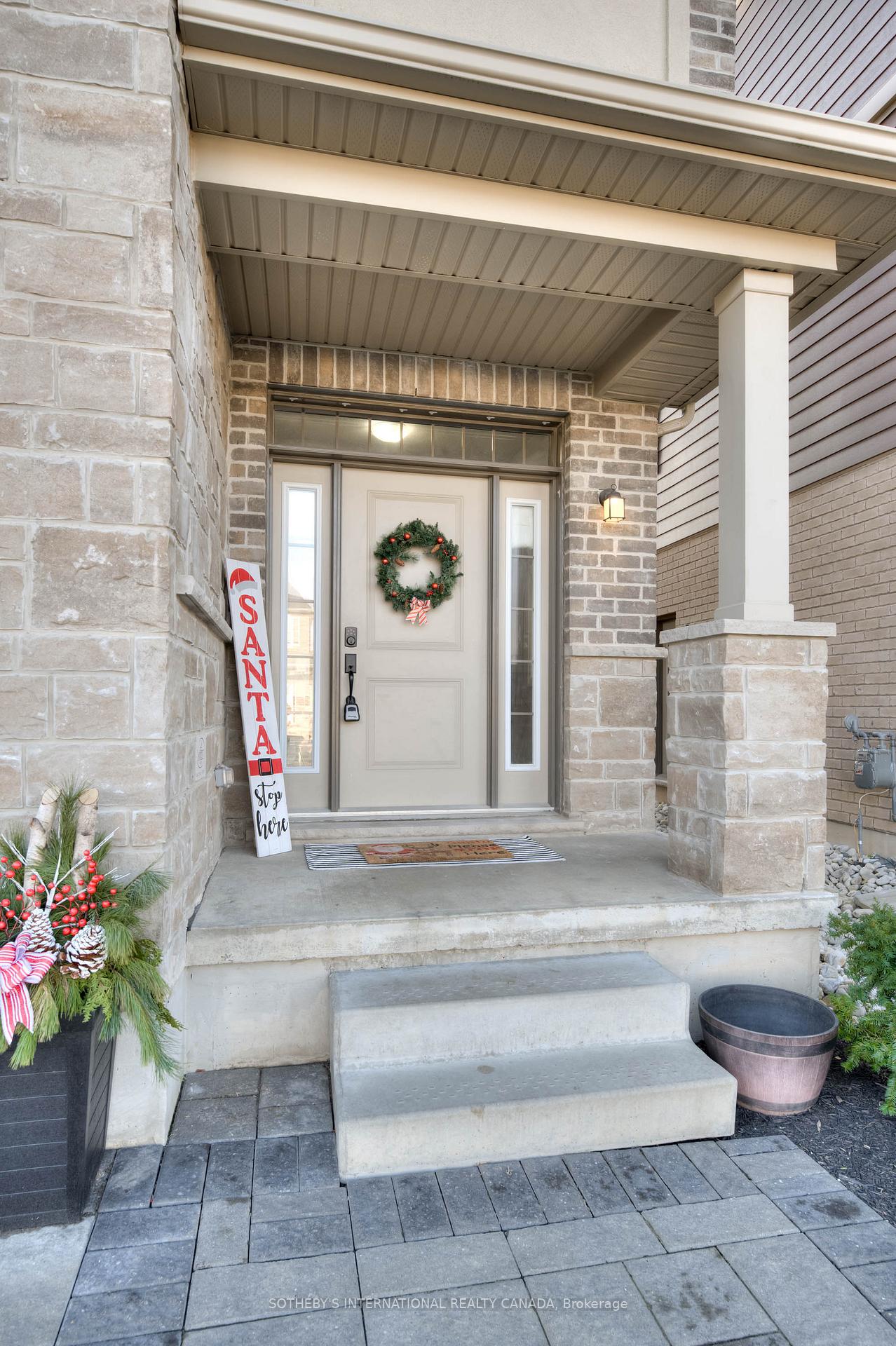 Photo 3 of 23 Pondcliffe Drive, Kitchener — HOMEH