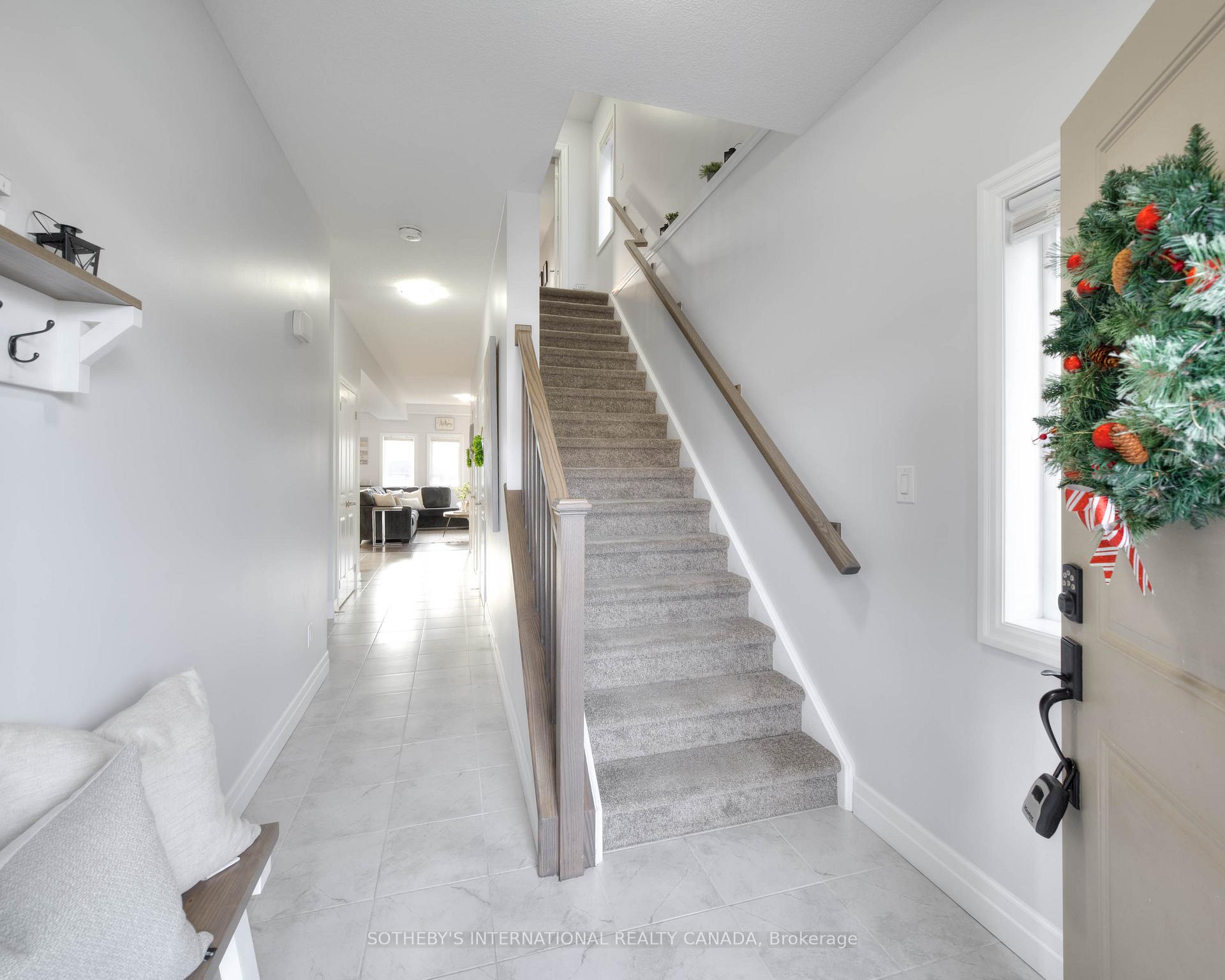 Photo 4 of 23 Pondcliffe Drive, Kitchener — HOMEH