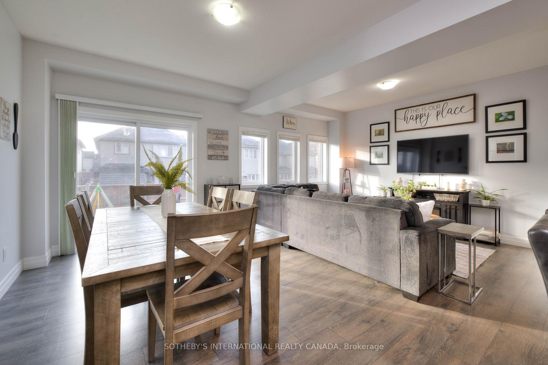 Photo 10 of 23 Pondcliffe Drive, Kitchener — HOMEH