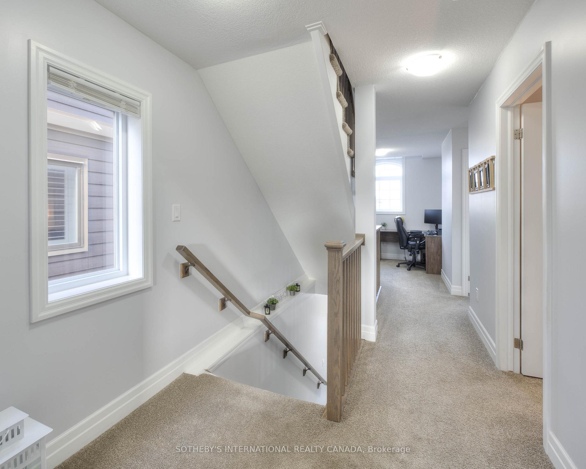 Photo 11 of 23 Pondcliffe Drive, Kitchener — HOMEH