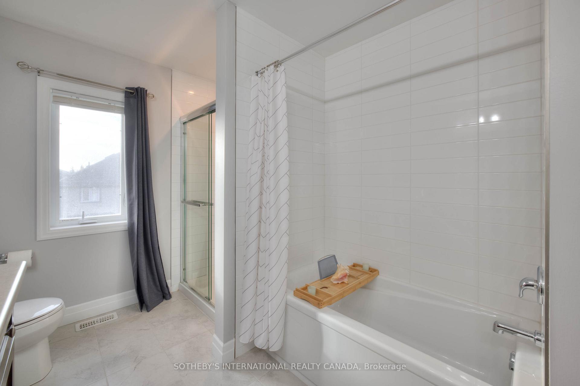 Photo 16 of 23 Pondcliffe Drive, Kitchener — HOMEH
