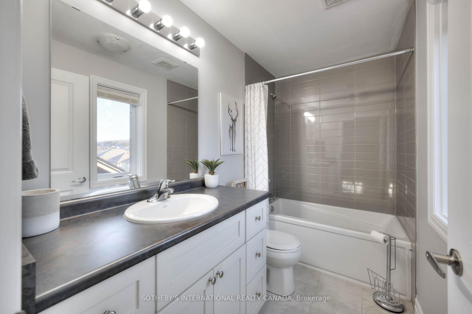 Photo 24 of 23 Pondcliffe Drive, Kitchener — HOMEH