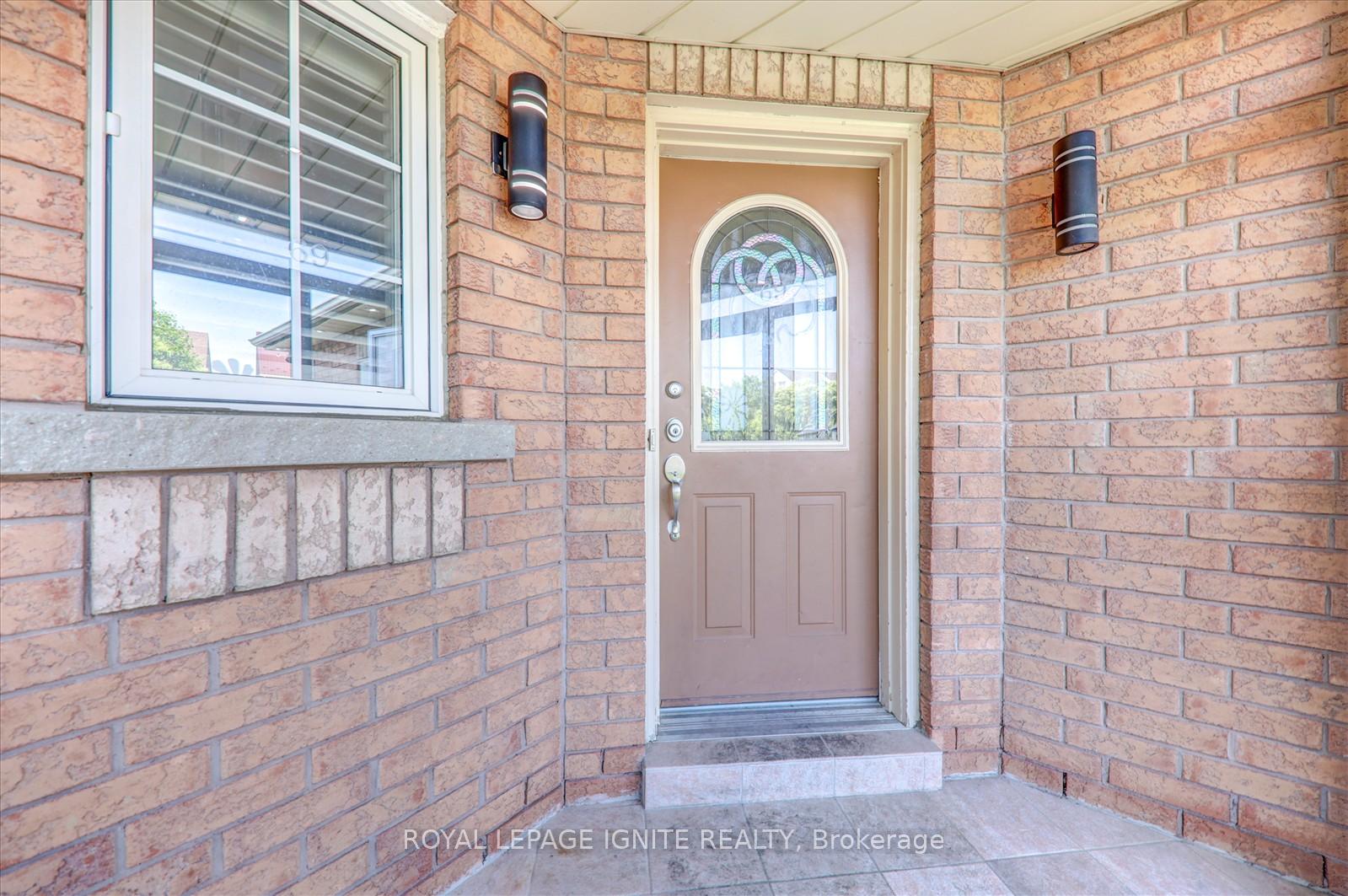 Photo 5 of 69 Sandham Crescent, Markham, Middlefield — HOMEH