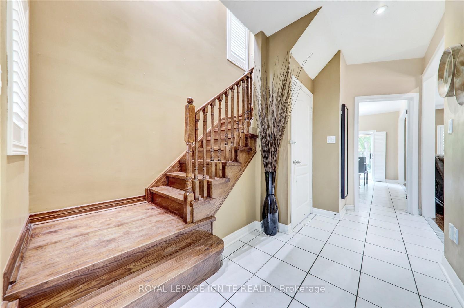 Photo 8 of 69 Sandham Crescent, Markham, Middlefield — HOMEH