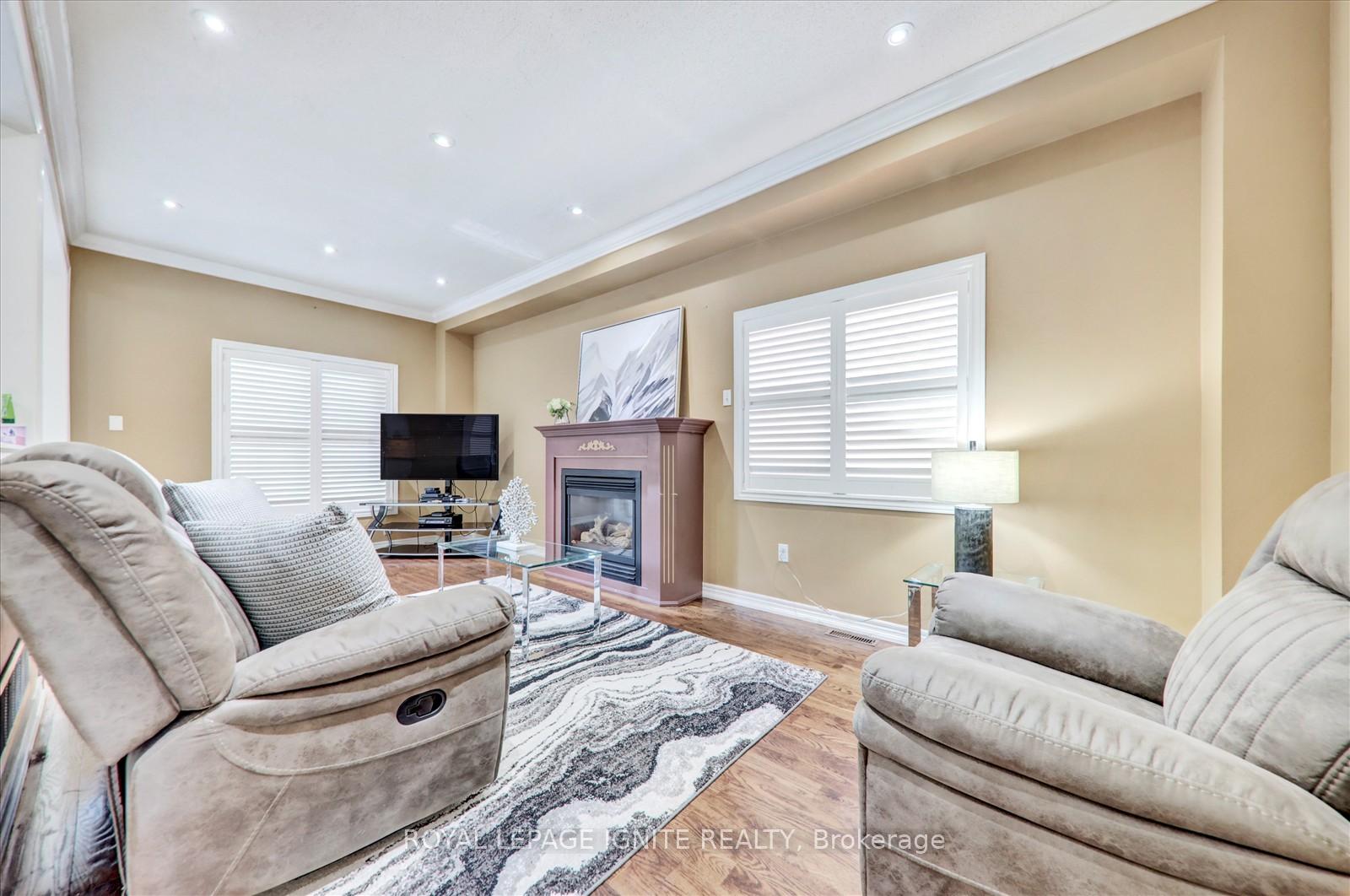 Photo 9 of 69 Sandham Crescent, Markham, Middlefield — HOMEH