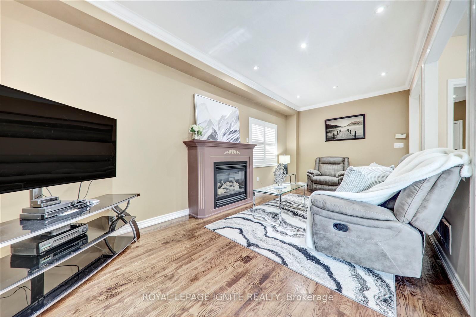 Photo 11 of 69 Sandham Crescent, Markham, Middlefield — HOMEH