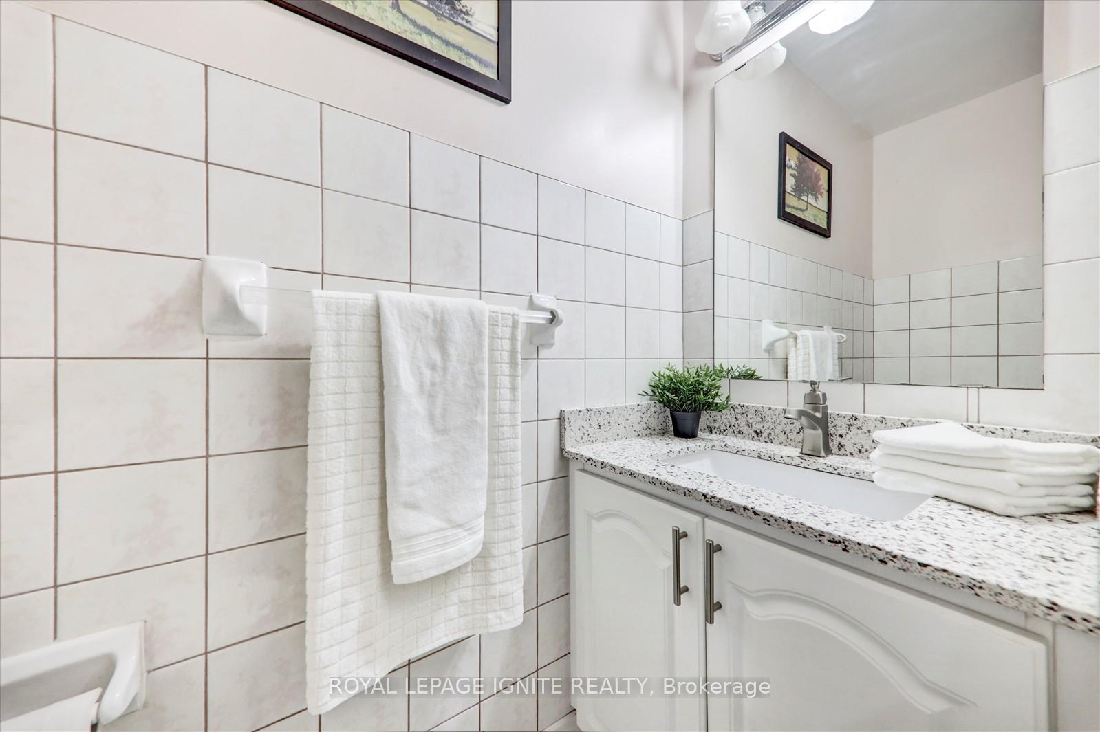 Photo 17 of 69 Sandham Crescent, Markham, Middlefield — HOMEH