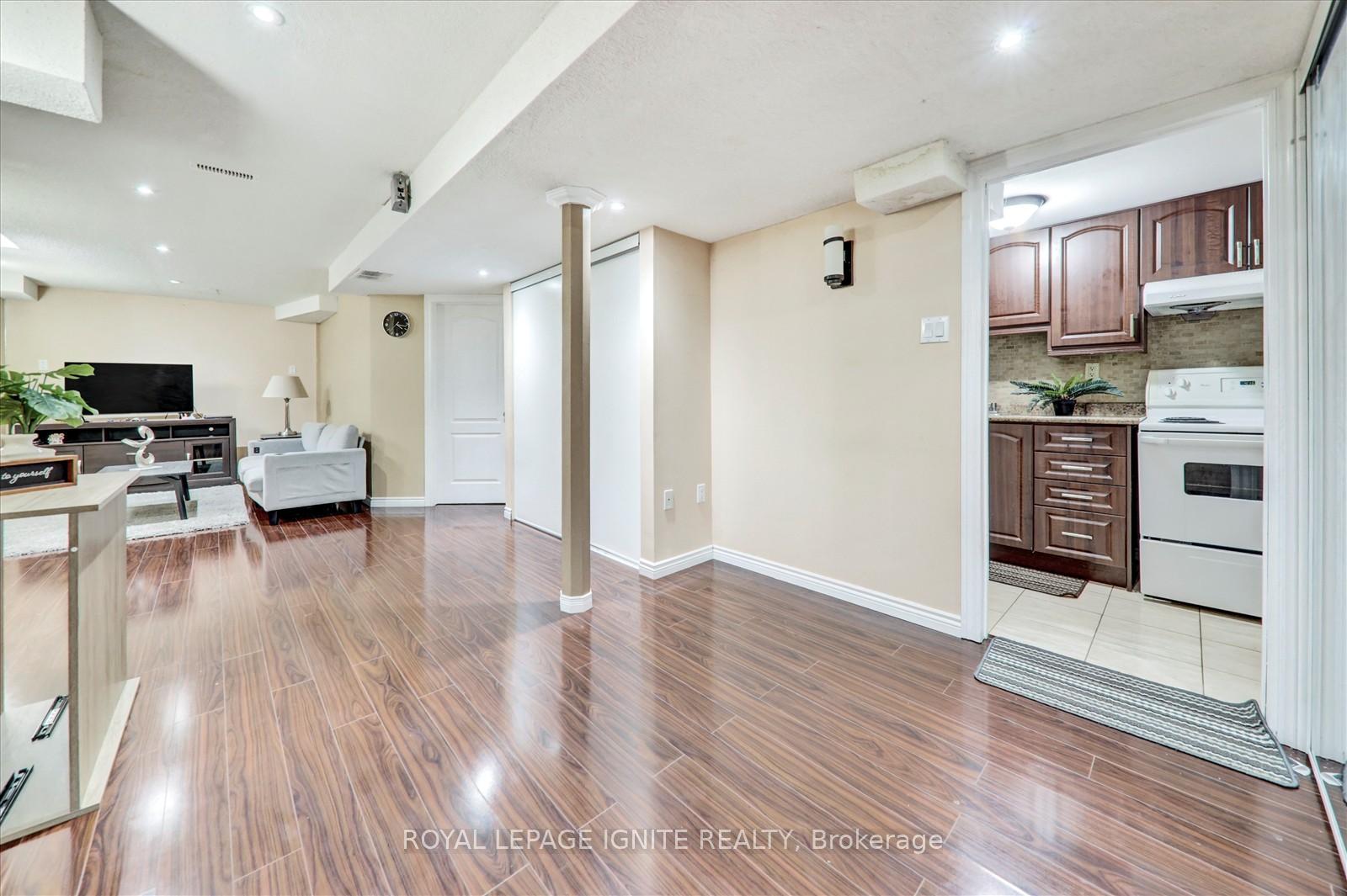 Photo 29 of 69 Sandham Crescent, Markham, Middlefield — HOMEH