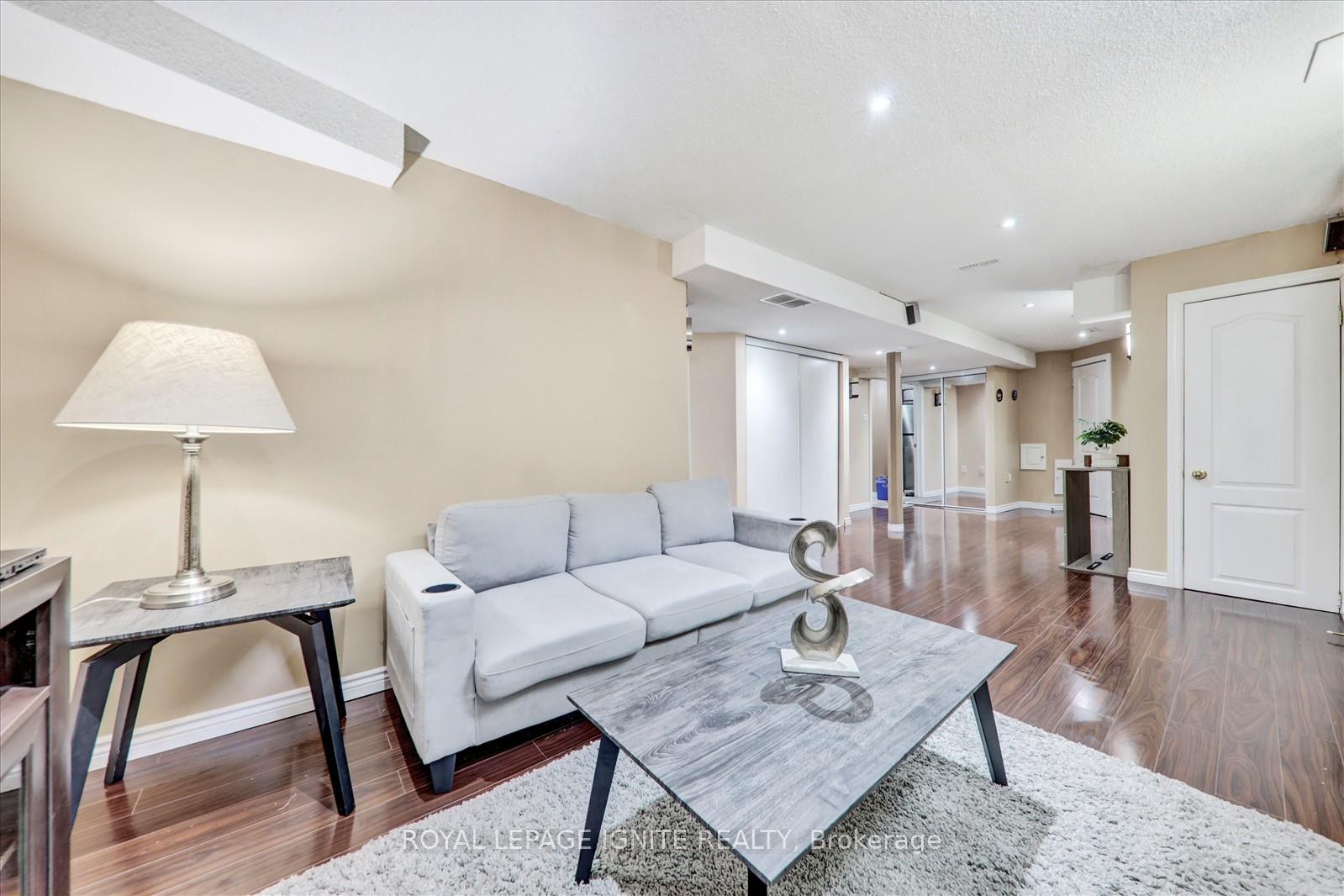 Photo 32 of 69 Sandham Crescent, Markham, Middlefield — HOMEH