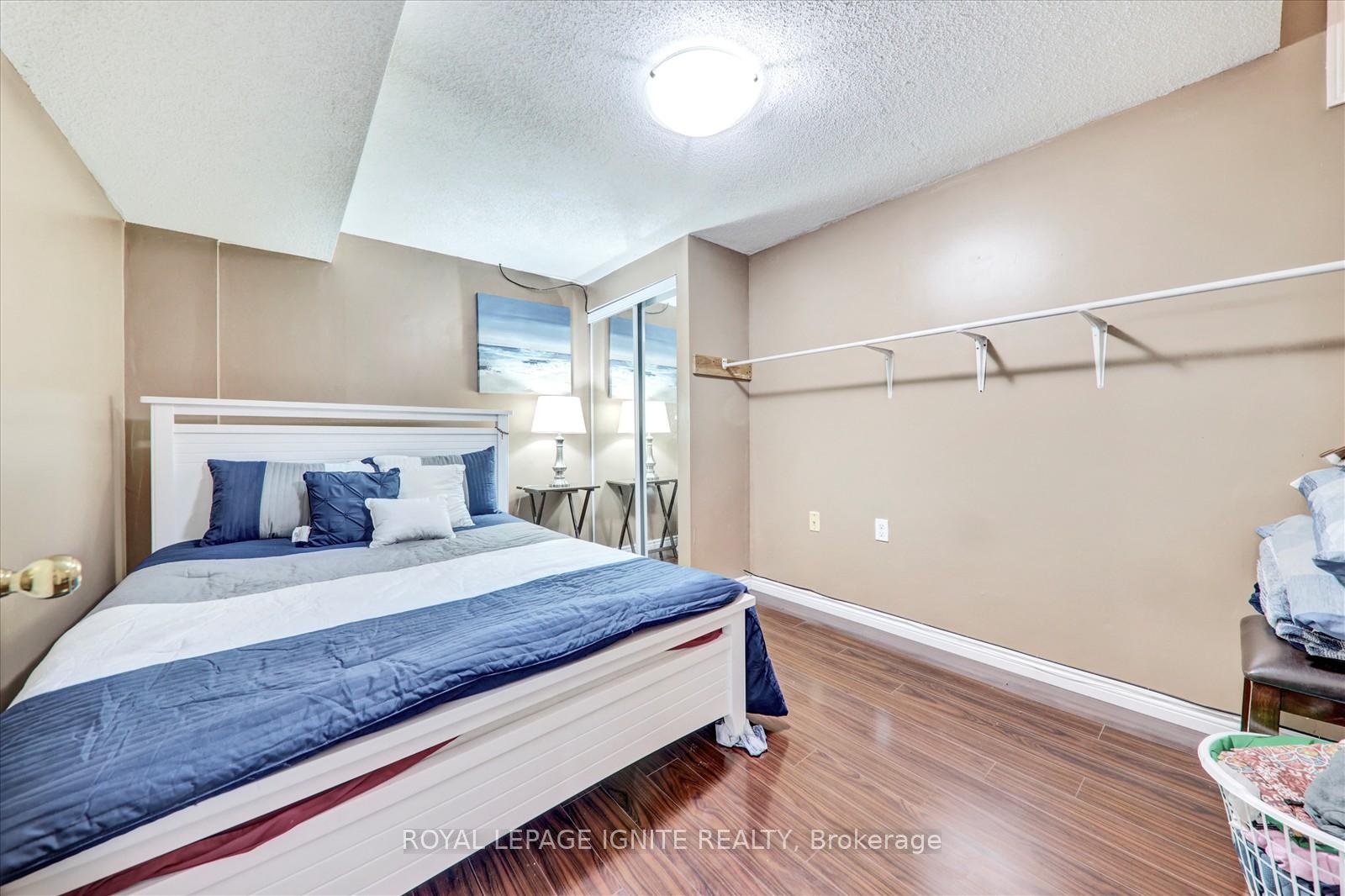 Photo 33 of 69 Sandham Crescent, Markham, Middlefield — HOMEH