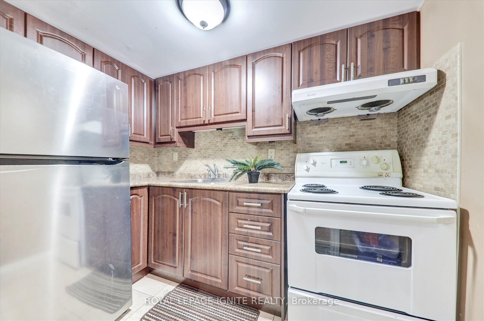 Photo 34 of 69 Sandham Crescent, Markham, Middlefield — HOMEH