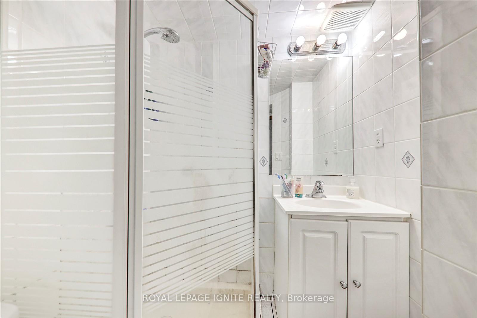 Photo 35 of 69 Sandham Crescent, Markham, Middlefield — HOMEH
