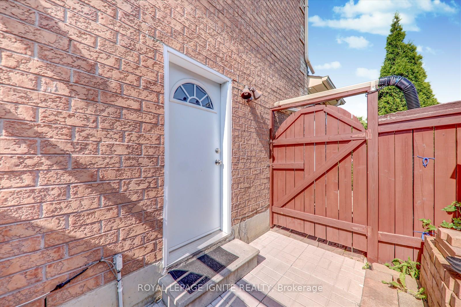 Photo 38 of 69 Sandham Crescent, Markham, Middlefield — HOMEH