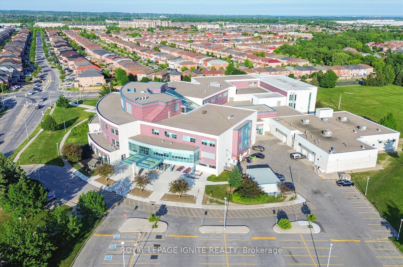 Photo 43 of 69 Sandham Crescent, Markham, Middlefield — HOMEH