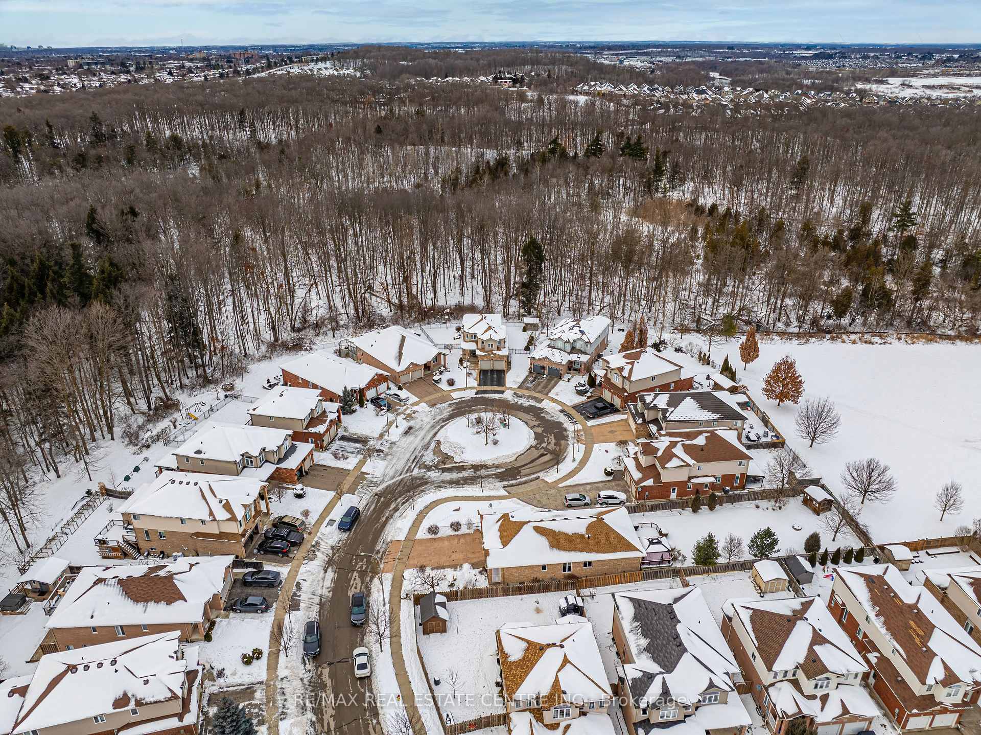 Photo 4 of 524 Country Clair Place, Kitchener — HOMEH