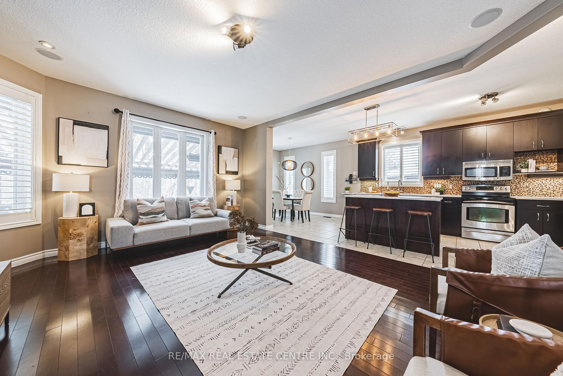 Photo 10 of 524 Country Clair Place, Kitchener — HOMEH