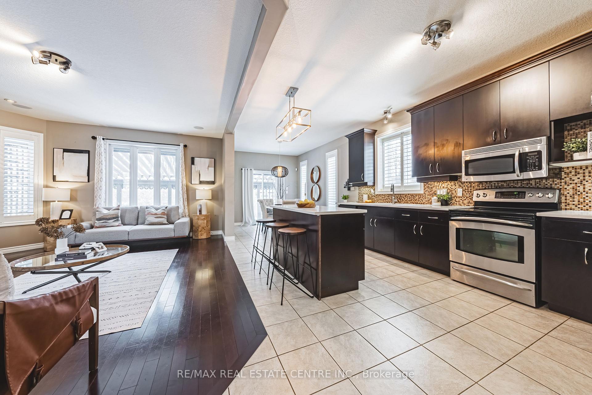 Photo 11 of 524 Country Clair Place, Kitchener — HOMEH