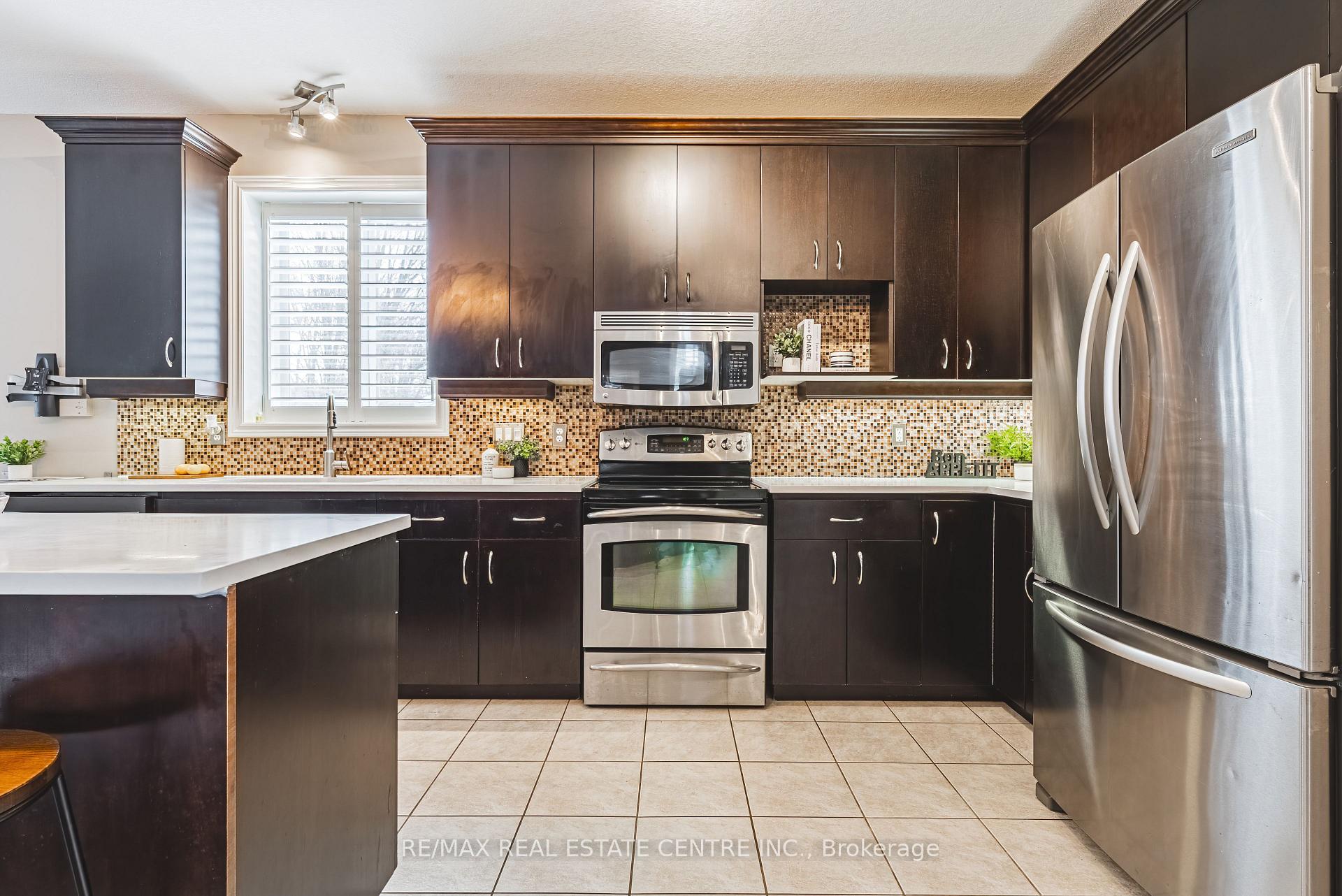 Photo 12 of 524 Country Clair Place, Kitchener — HOMEH