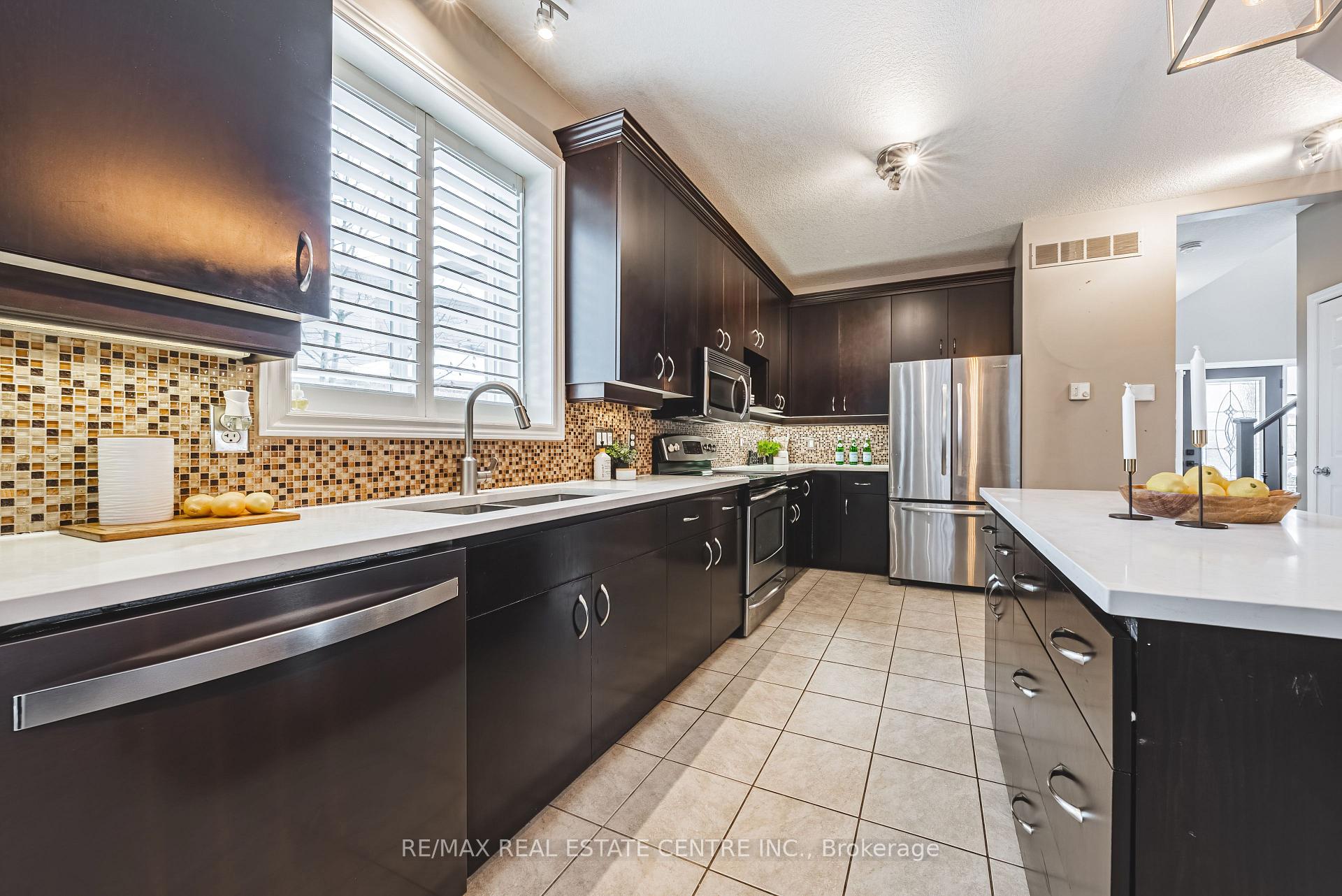 Photo 14 of 524 Country Clair Place, Kitchener — HOMEH