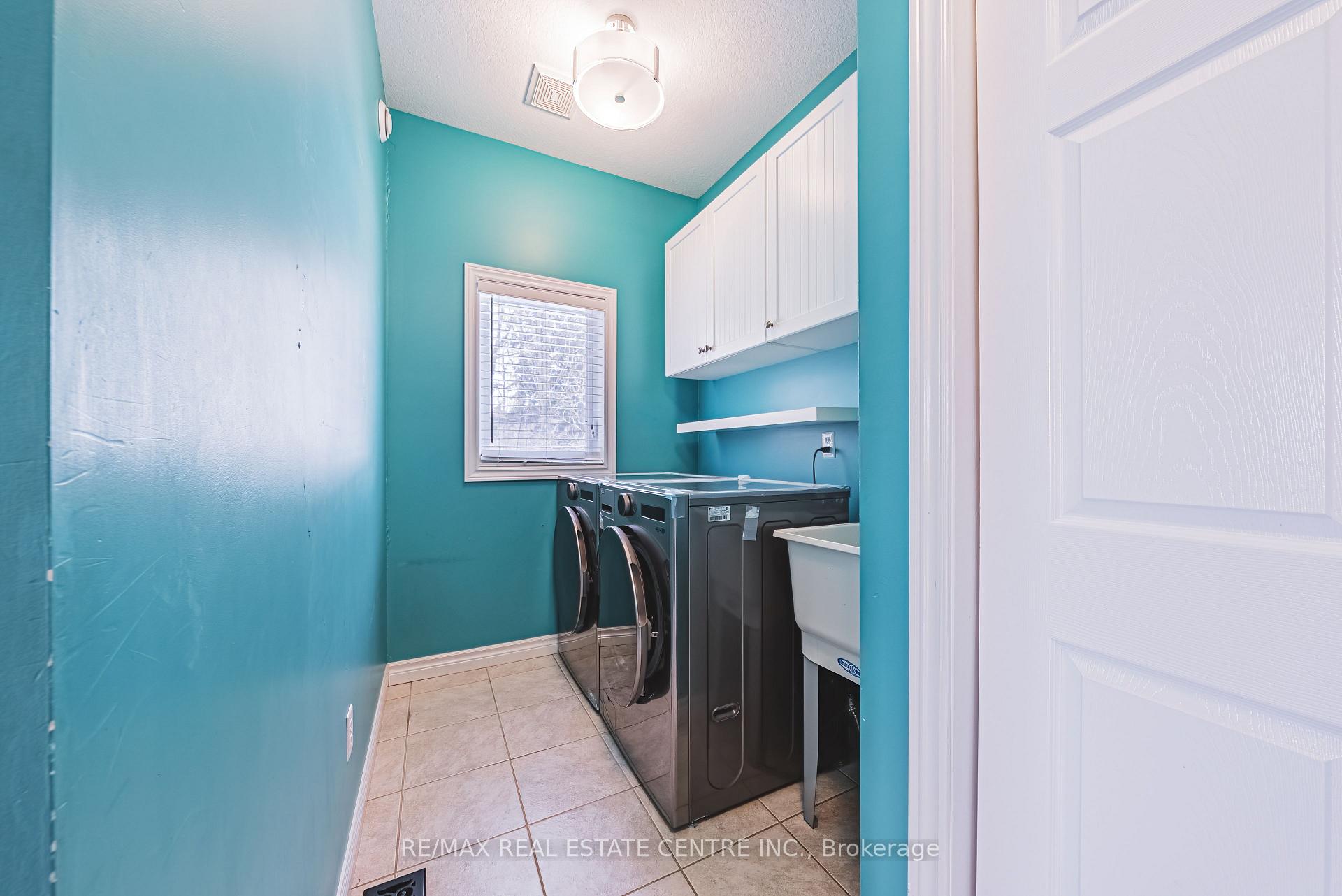 Photo 17 of 524 Country Clair Place, Kitchener — HOMEH