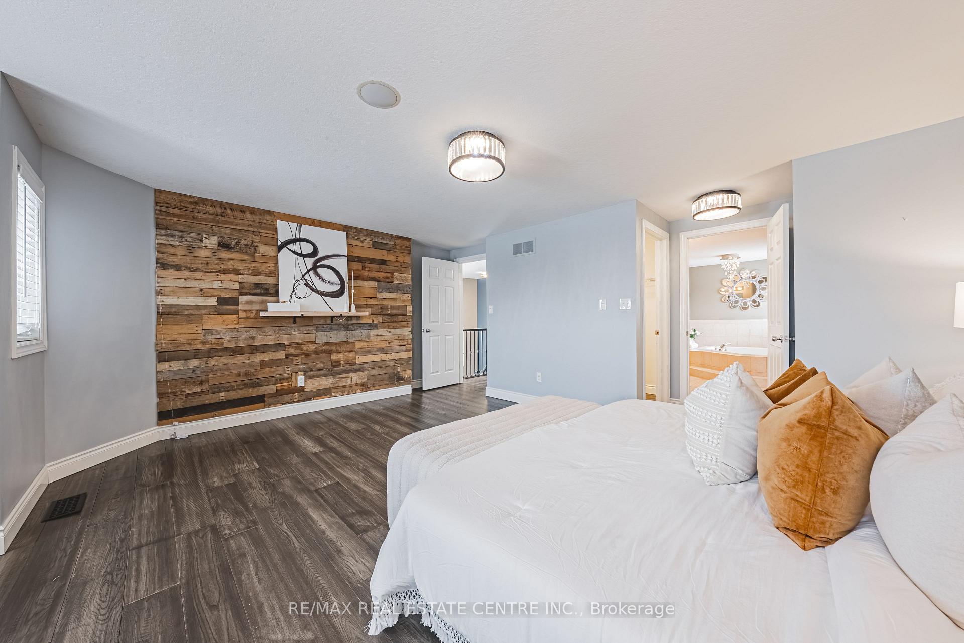 Photo 20 of 524 Country Clair Place, Kitchener — HOMEH