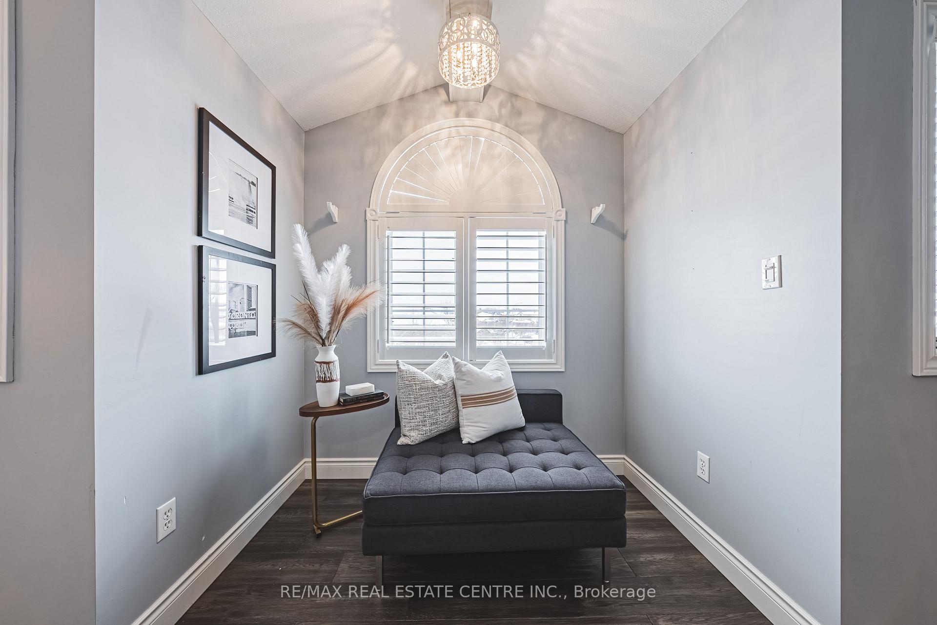 Photo 21 of 524 Country Clair Place, Kitchener — HOMEH