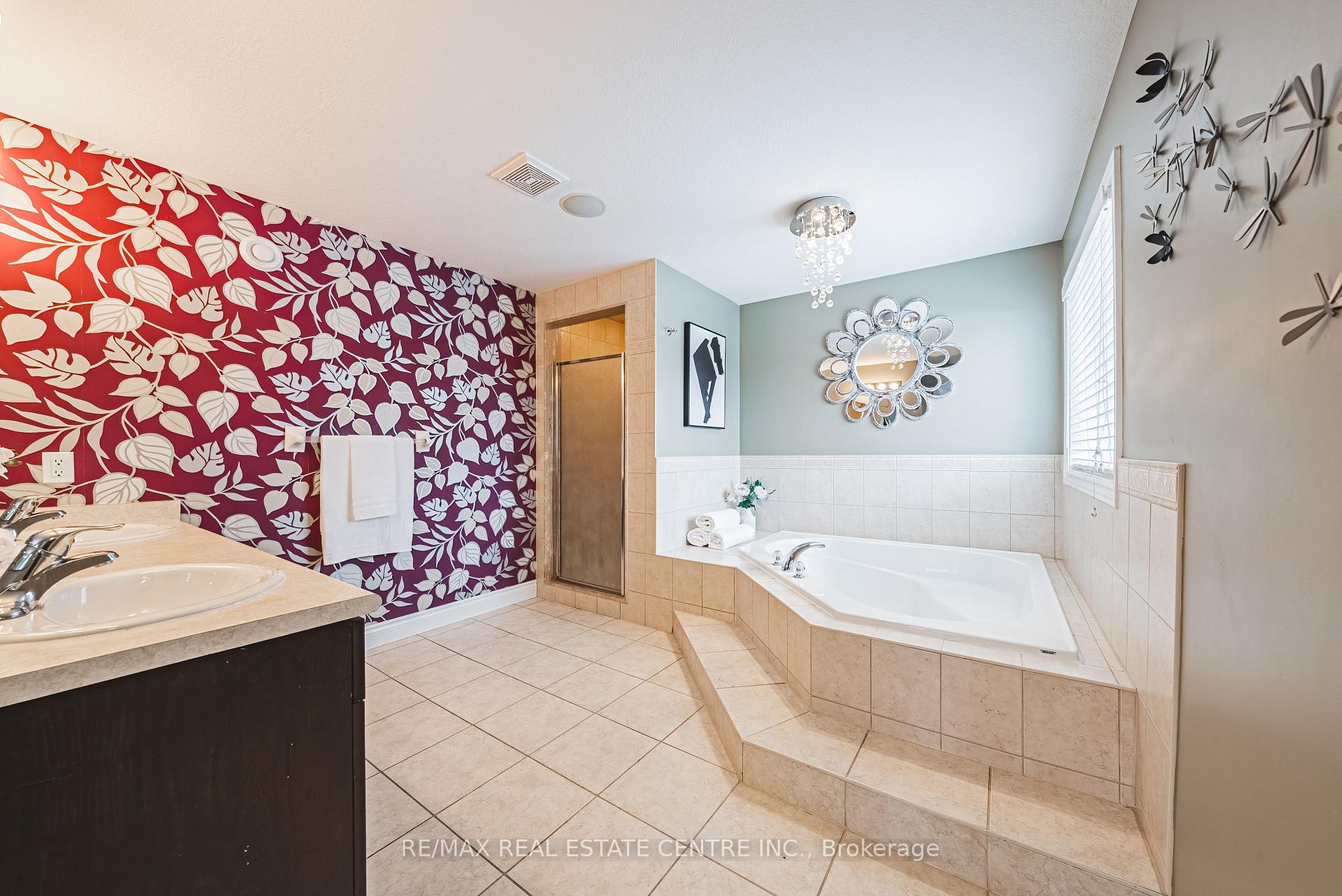 Photo 22 of 524 Country Clair Place, Kitchener — HOMEH