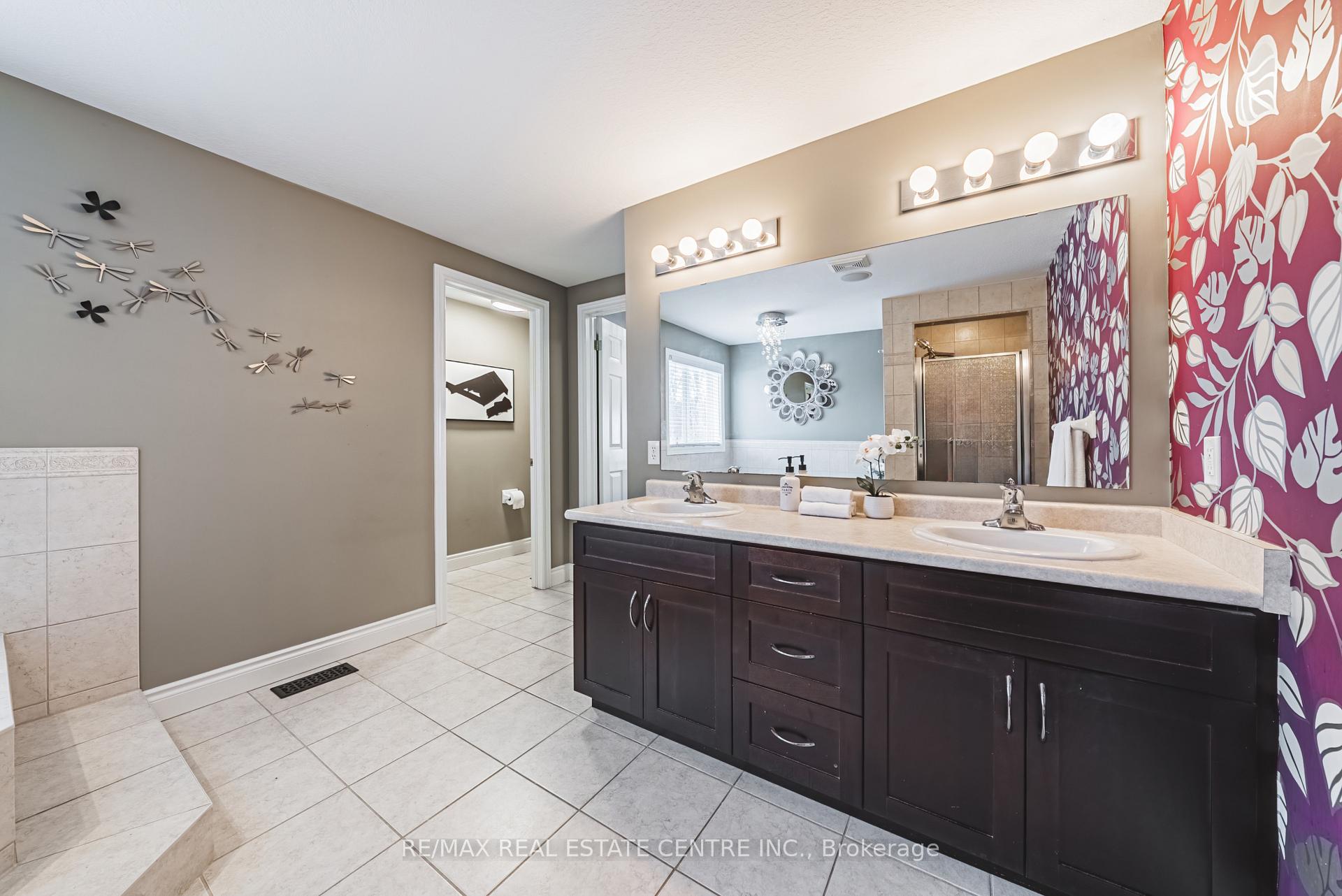 Photo 23 of 524 Country Clair Place, Kitchener — HOMEH