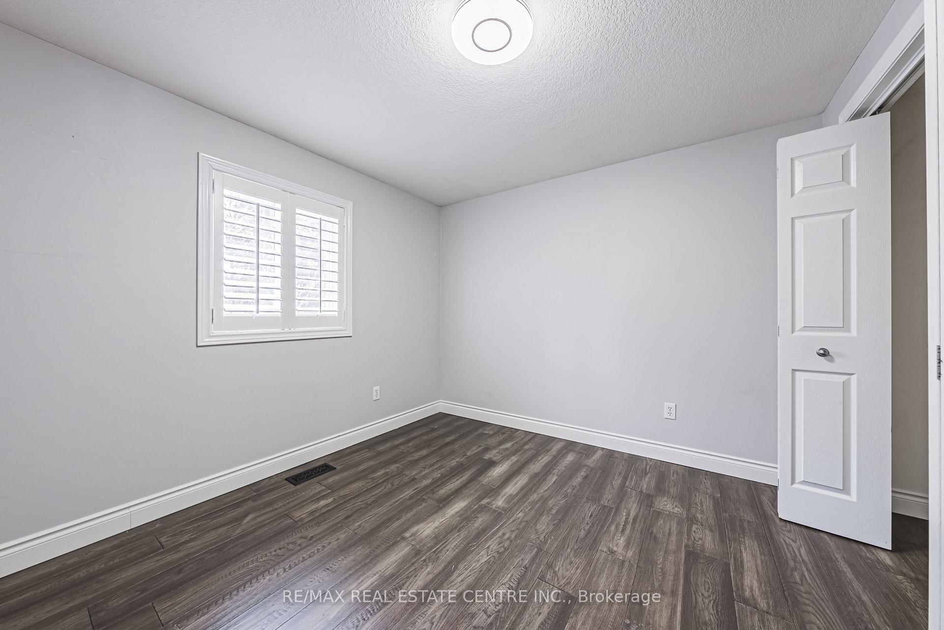 Photo 27 of 524 Country Clair Place, Kitchener — HOMEH