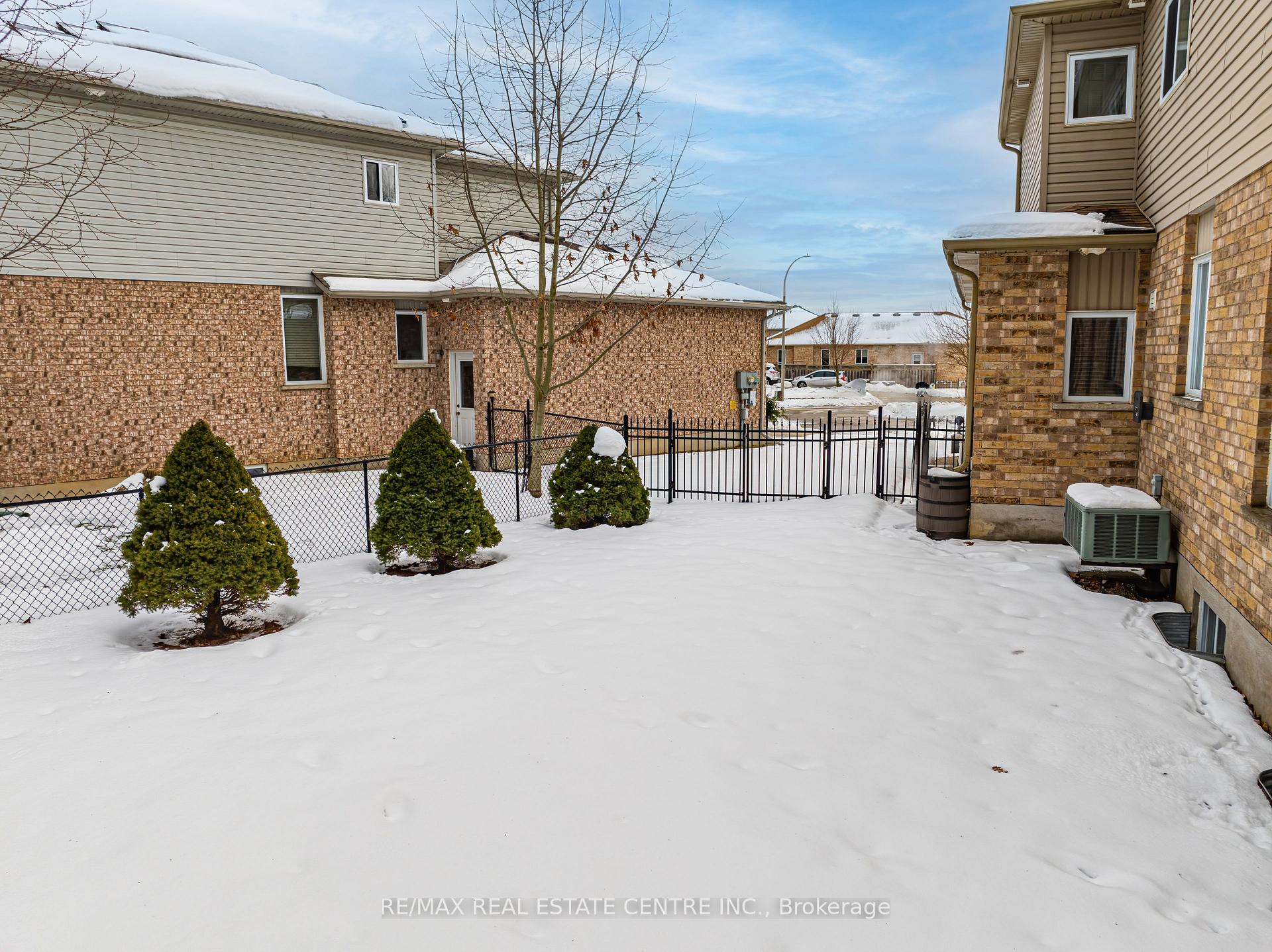 Photo 36 of 524 Country Clair Place, Kitchener — HOMEH