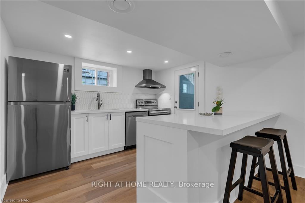 Photo 7 of 1861 Main Street E, Hamilton, McQuesten — HOMEH