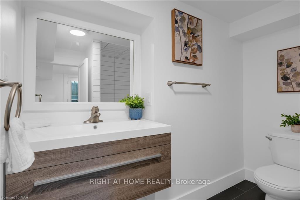 Photo 10 of 1861 Main Street E, Hamilton, McQuesten — HOMEH
