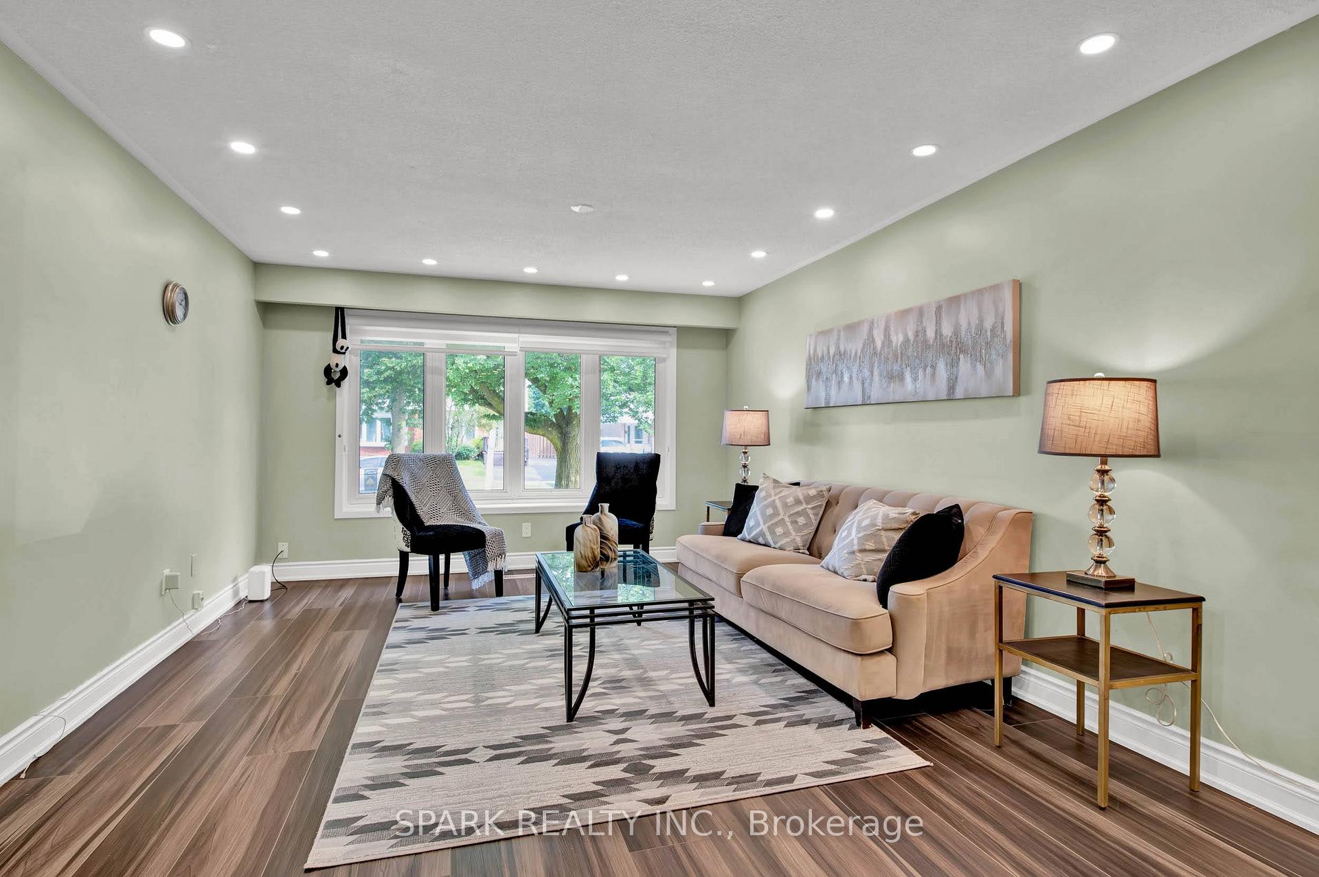 Photo 9 of 65 Dalegrove Drive, Kitchener, Victoria Hills — HOMEH