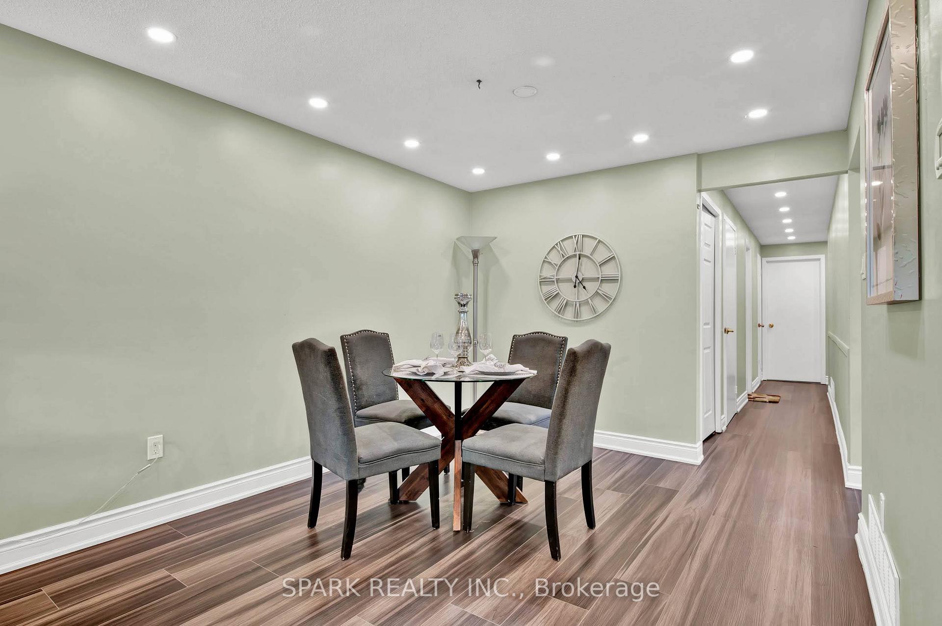 Photo 10 of 65 Dalegrove Drive, Kitchener, Victoria Hills — HOMEH