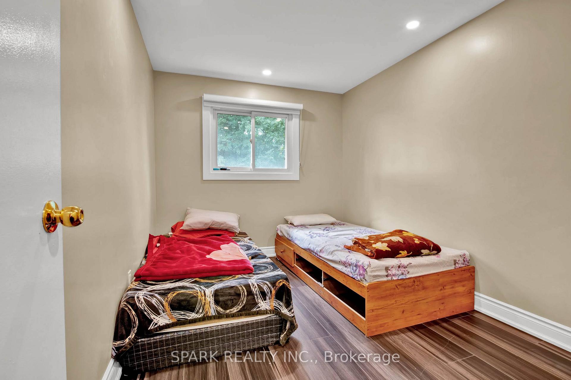 Photo 18 of 65 Dalegrove Drive, Kitchener, Victoria Hills — HOMEH