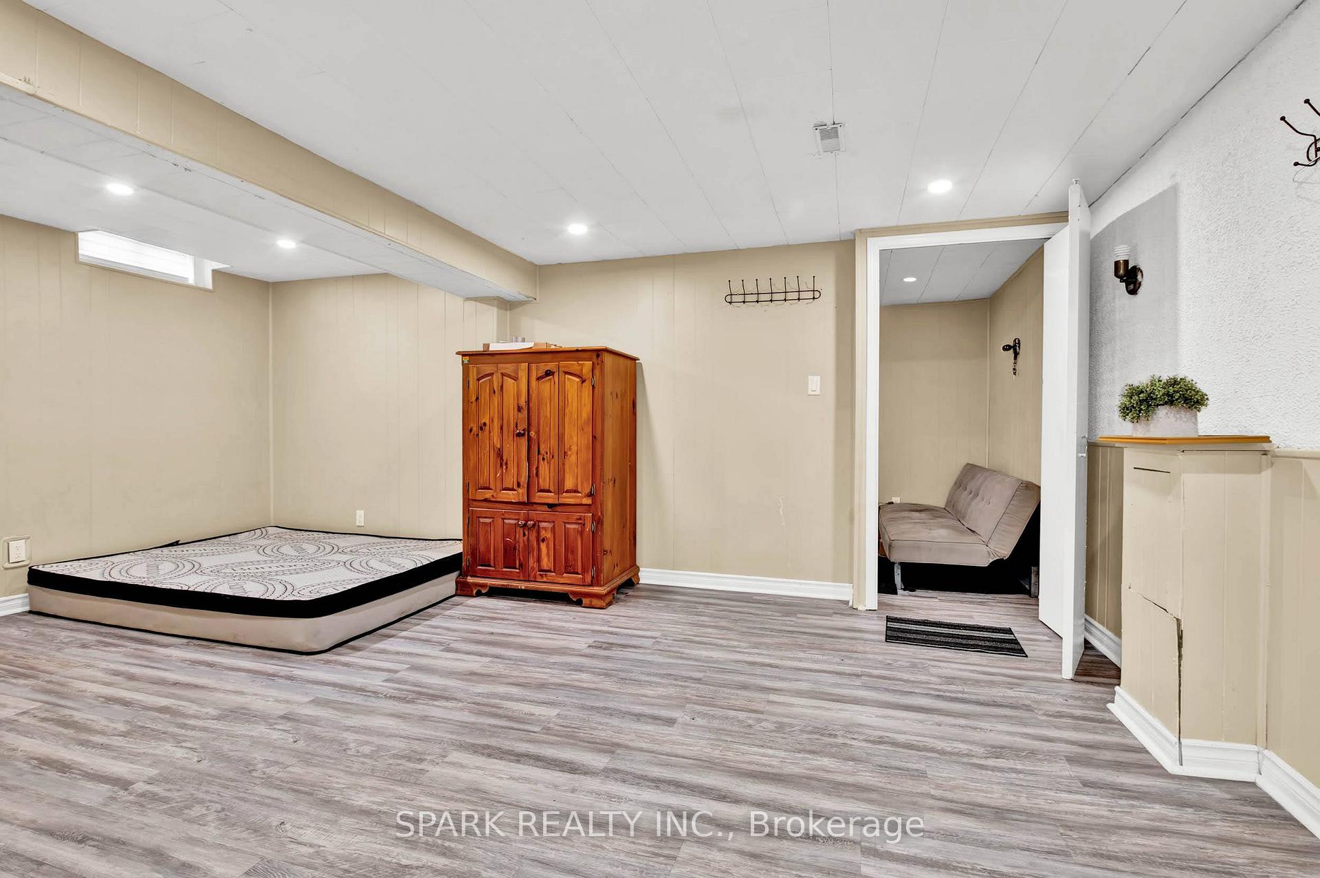 Photo 22 of 65 Dalegrove Drive, Kitchener, Victoria Hills — HOMEH