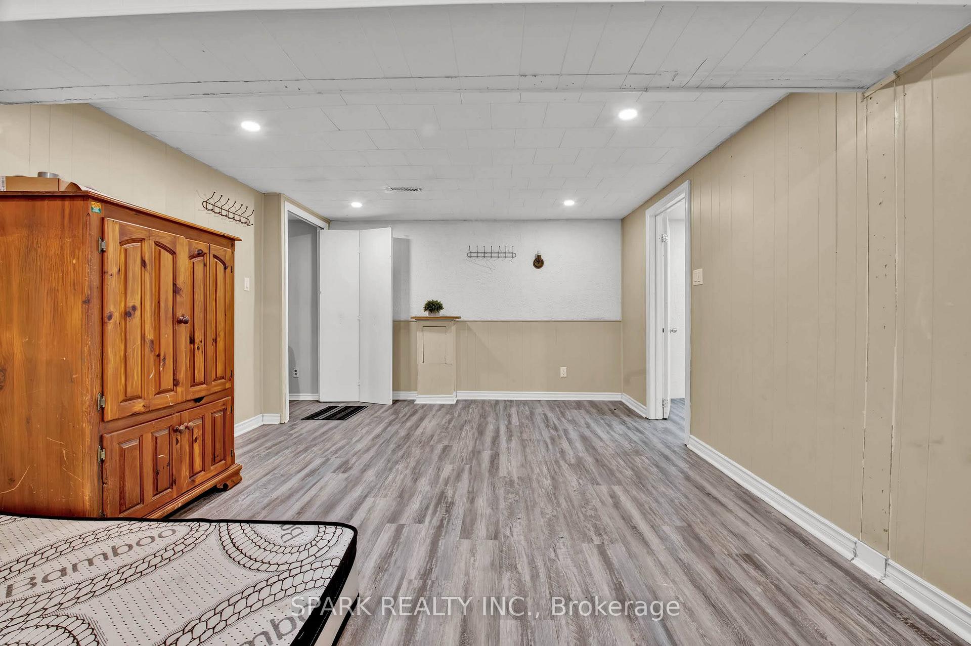 Photo 23 of 65 Dalegrove Drive, Kitchener, Victoria Hills — HOMEH
