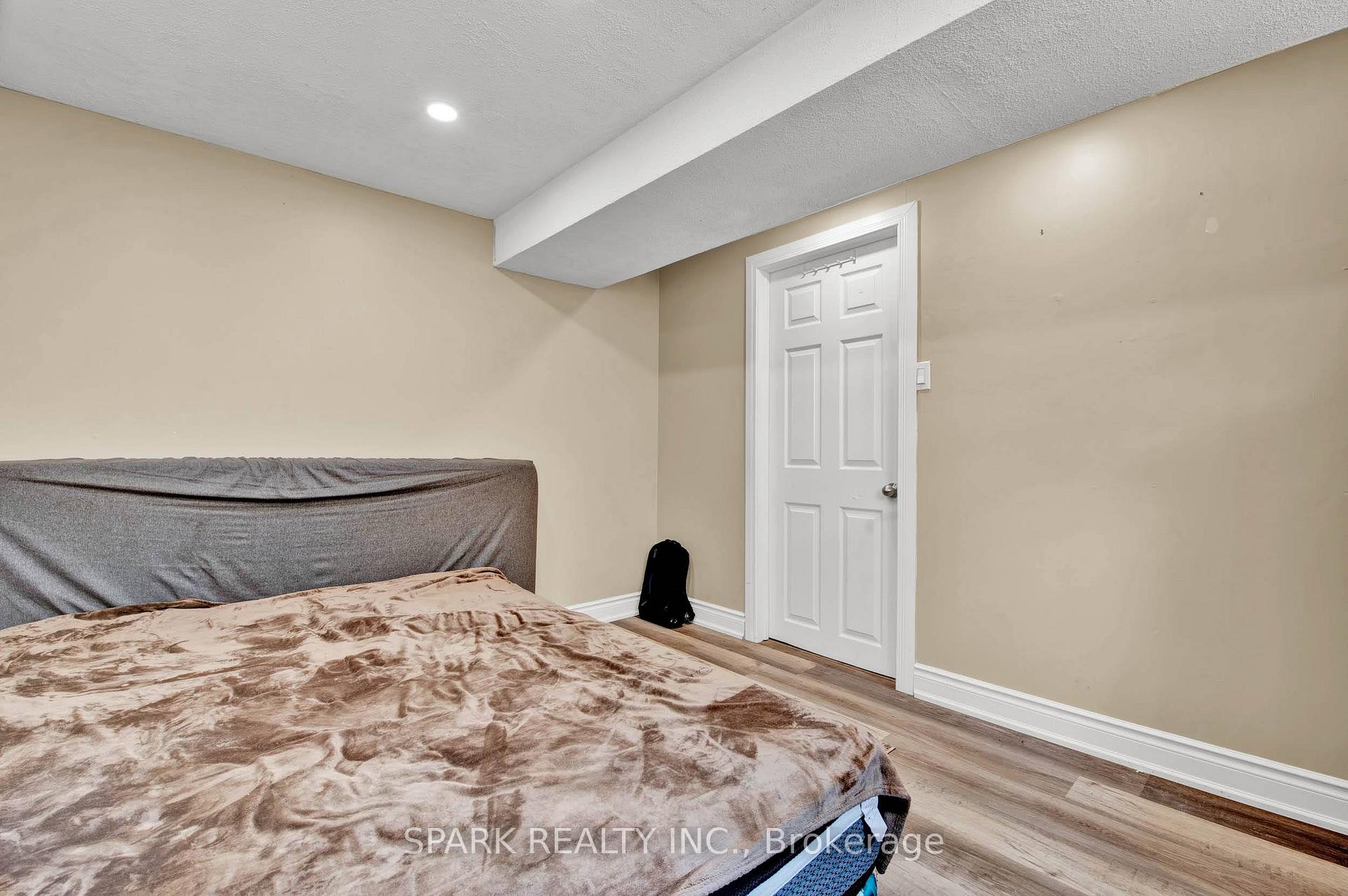 Photo 31 of 65 Dalegrove Drive, Kitchener, Victoria Hills — HOMEH