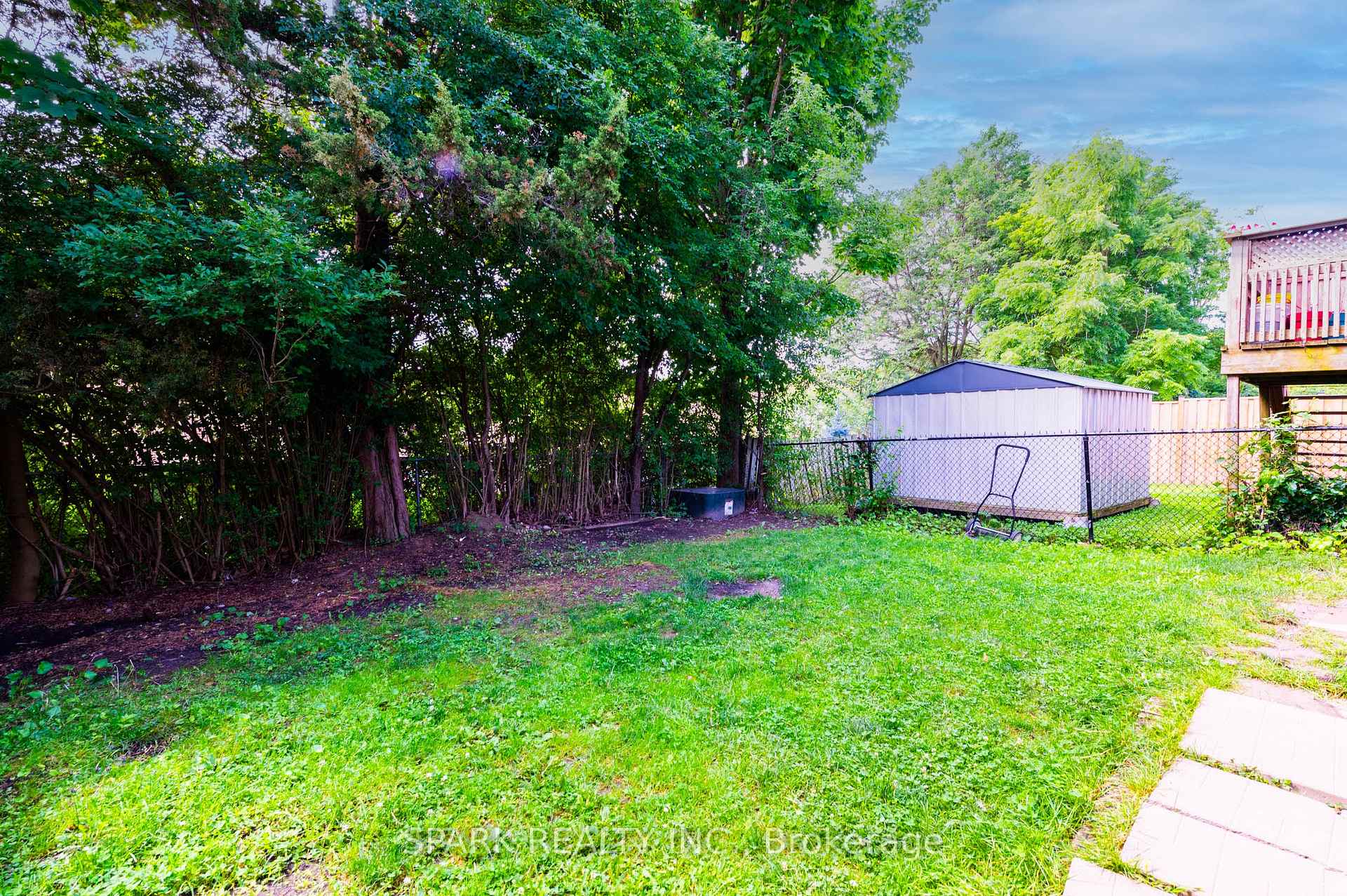 Photo 33 of 65 Dalegrove Drive, Kitchener, Victoria Hills — HOMEH
