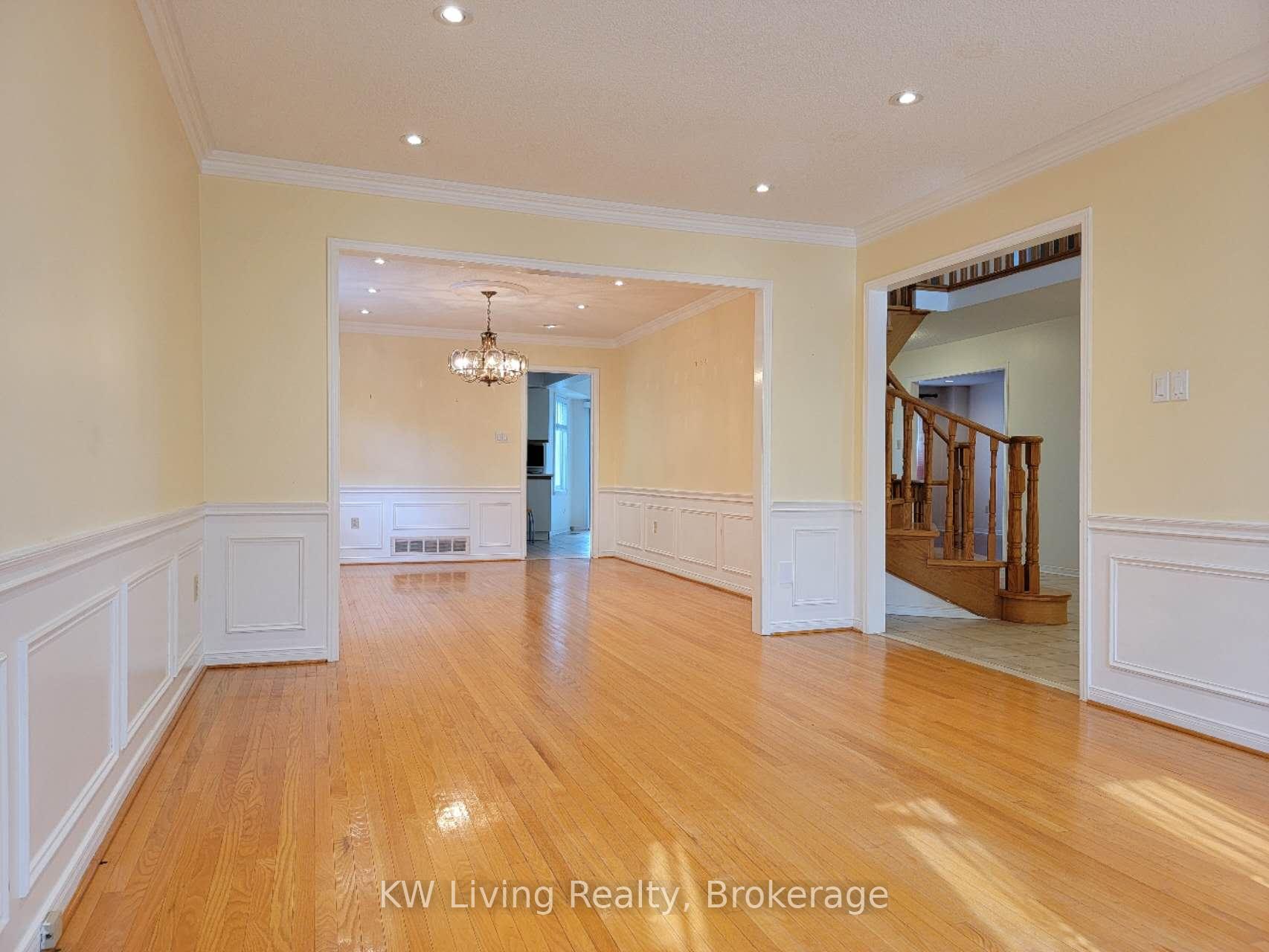 Photo 5 of 58 Montrose Crescent, Markham, Unionville — HOMEH