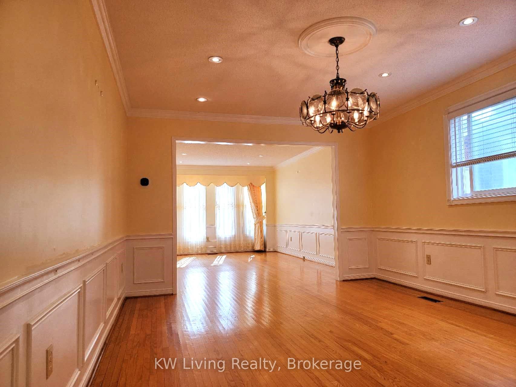 Photo 7 of 58 Montrose Crescent, Markham, Unionville — HOMEH