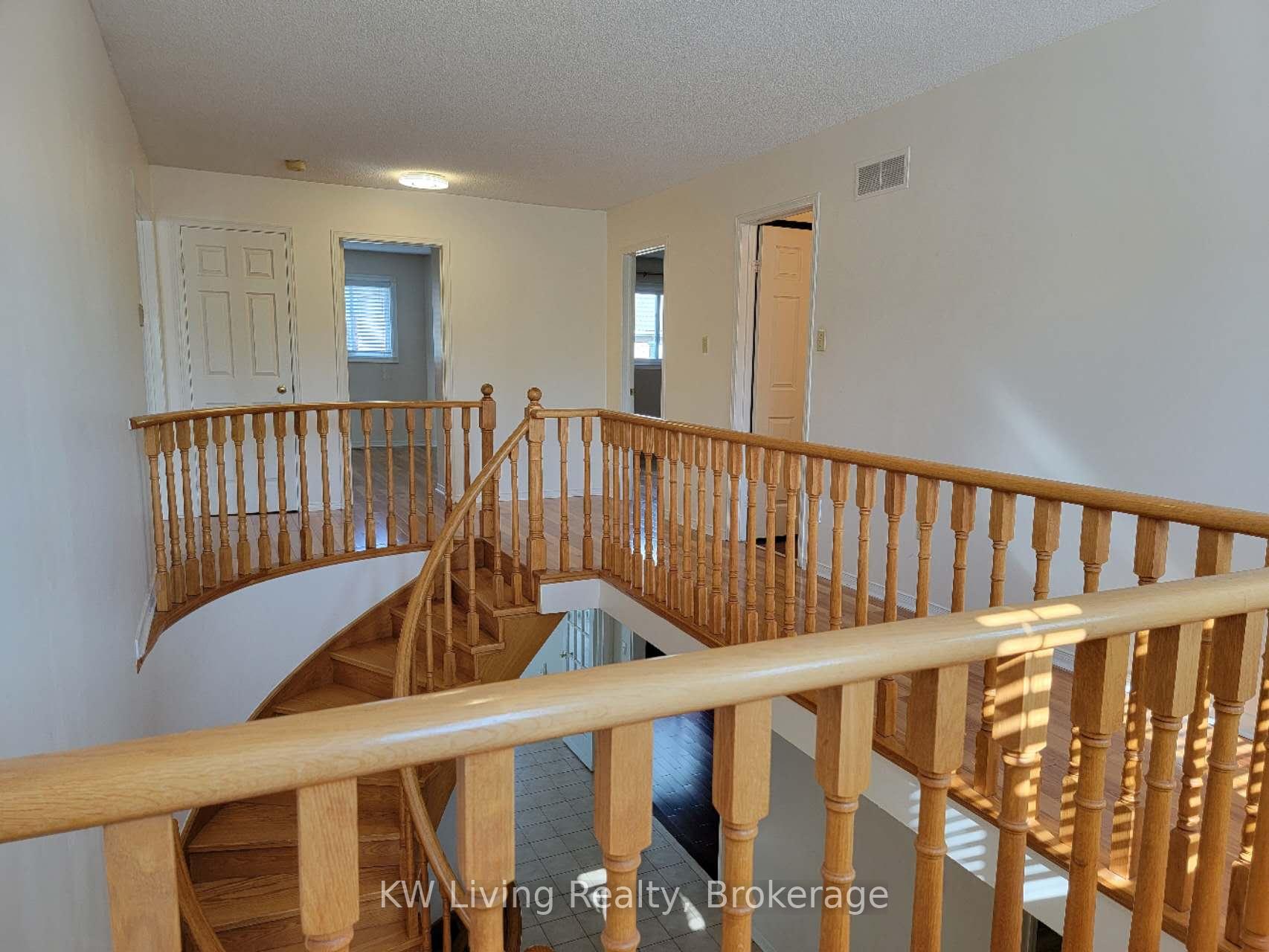 Photo 17 of 58 Montrose Crescent, Markham, Unionville — HOMEH