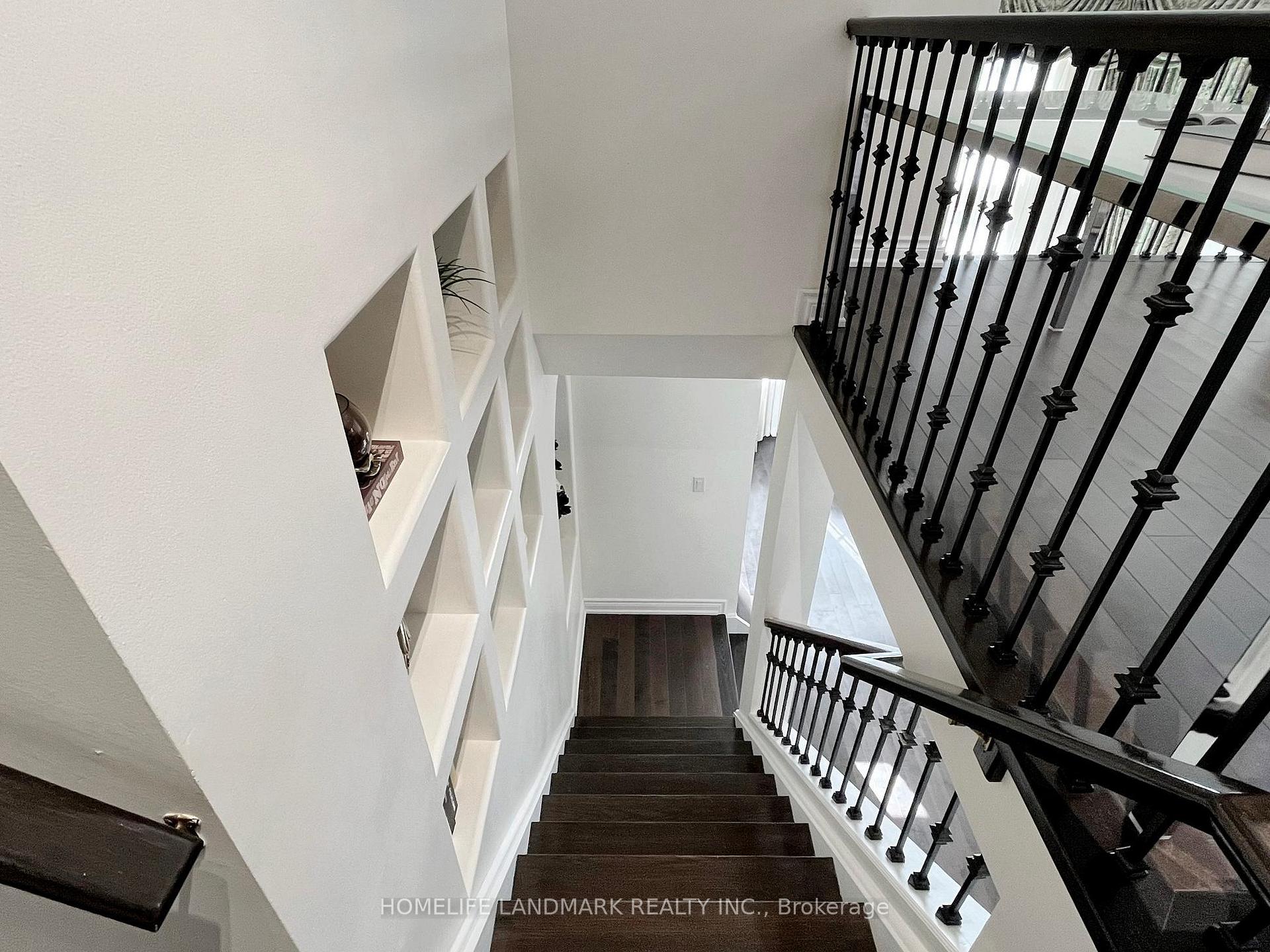 Photo 12 of 6 Saxony Drive, Markham, Berczy — HOMEH