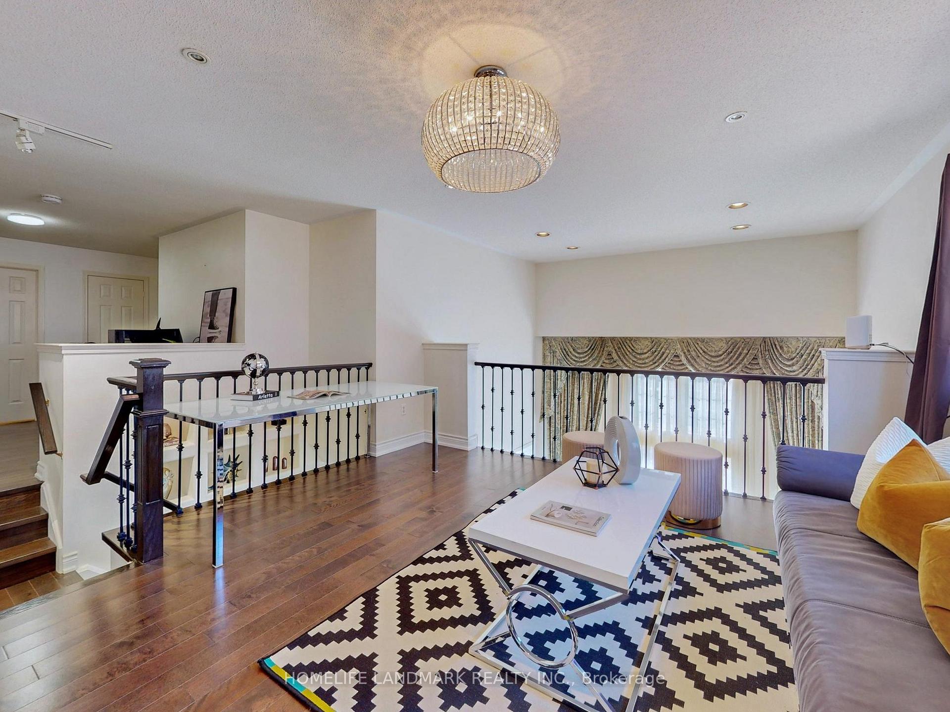 Photo 13 of 6 Saxony Drive, Markham, Berczy — HOMEH