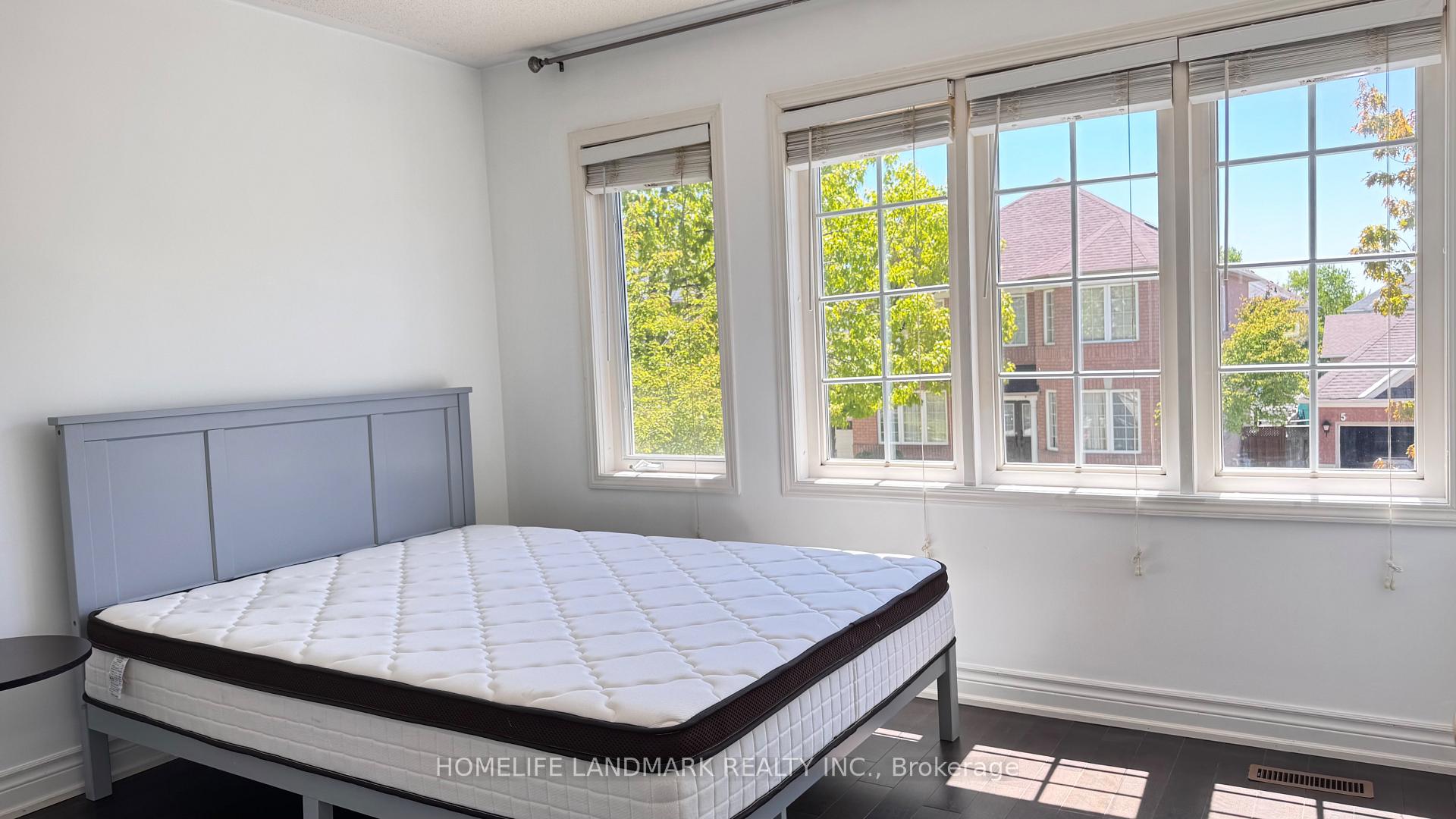 Photo 18 of 6 Saxony Drive, Markham, Berczy — HOMEH
