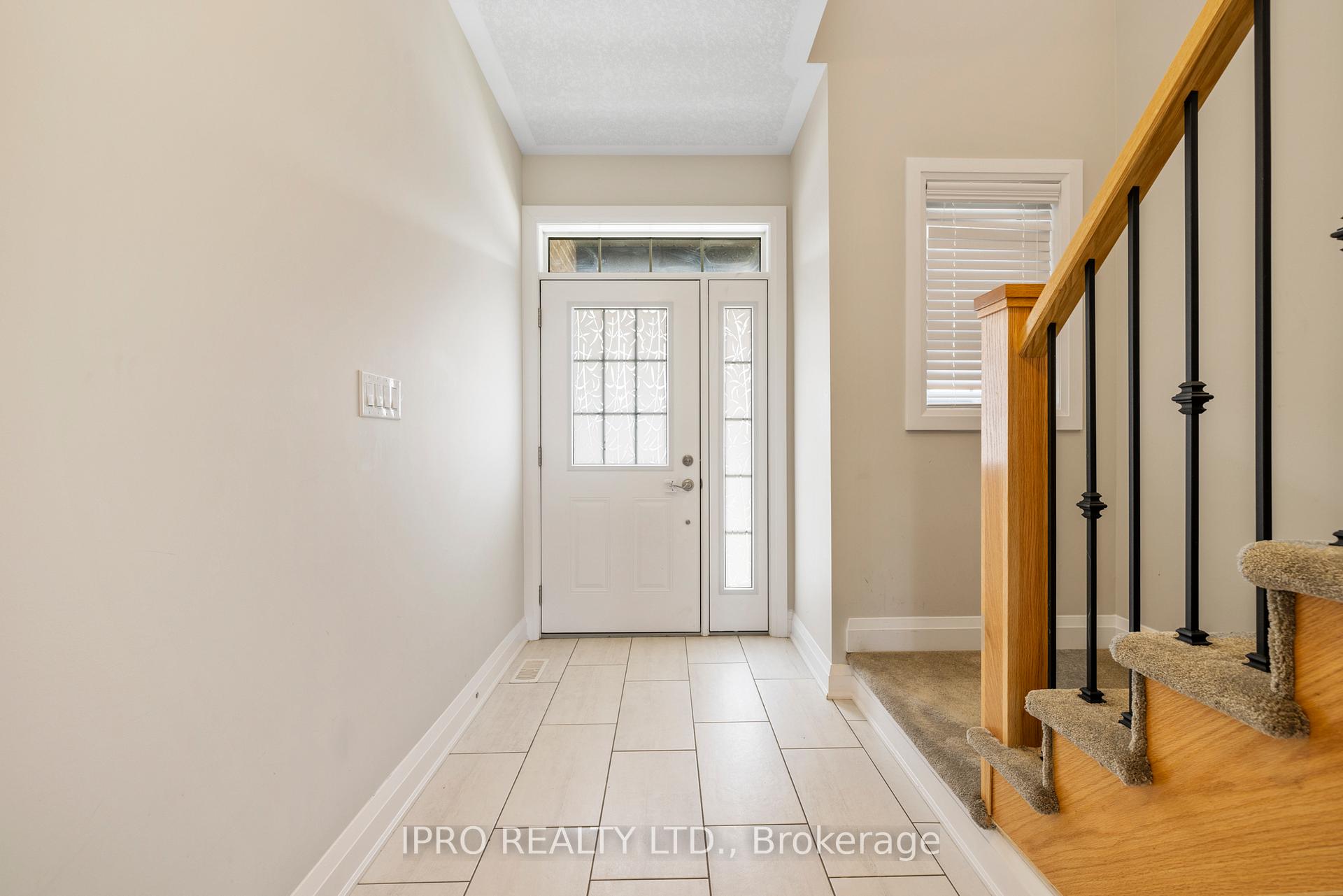 Photo 3 of 208 Woodbine Avenue, Kitchener — HOMEH